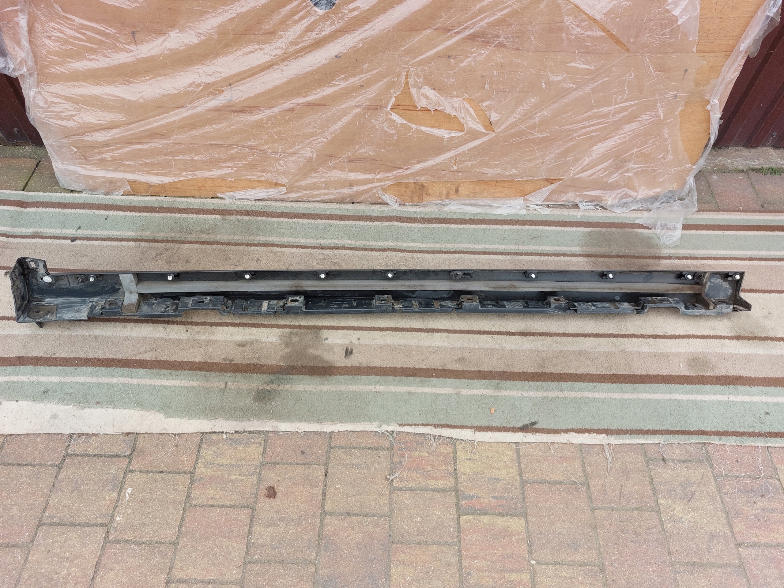 moulding threshold left Land Range Rover Velar L560