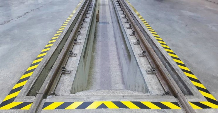 TAŚMA OSTRZEGAWCZA SAMOPRZYLEPNA ŻÓŁTO-CZARNA 25M Szerokość taśmy 5 cm