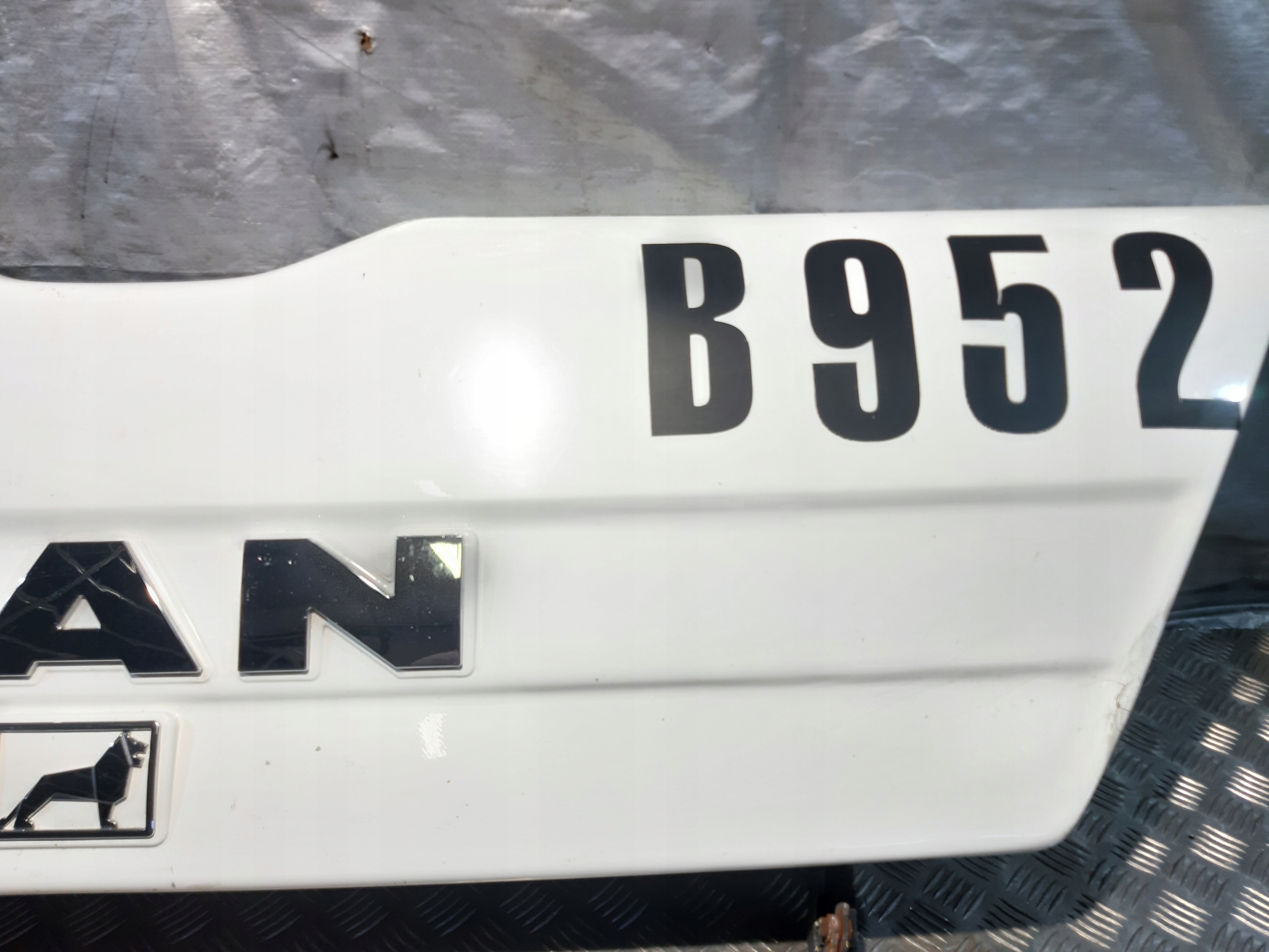 bonnet grille MAN NEOMAN LIONS CITY