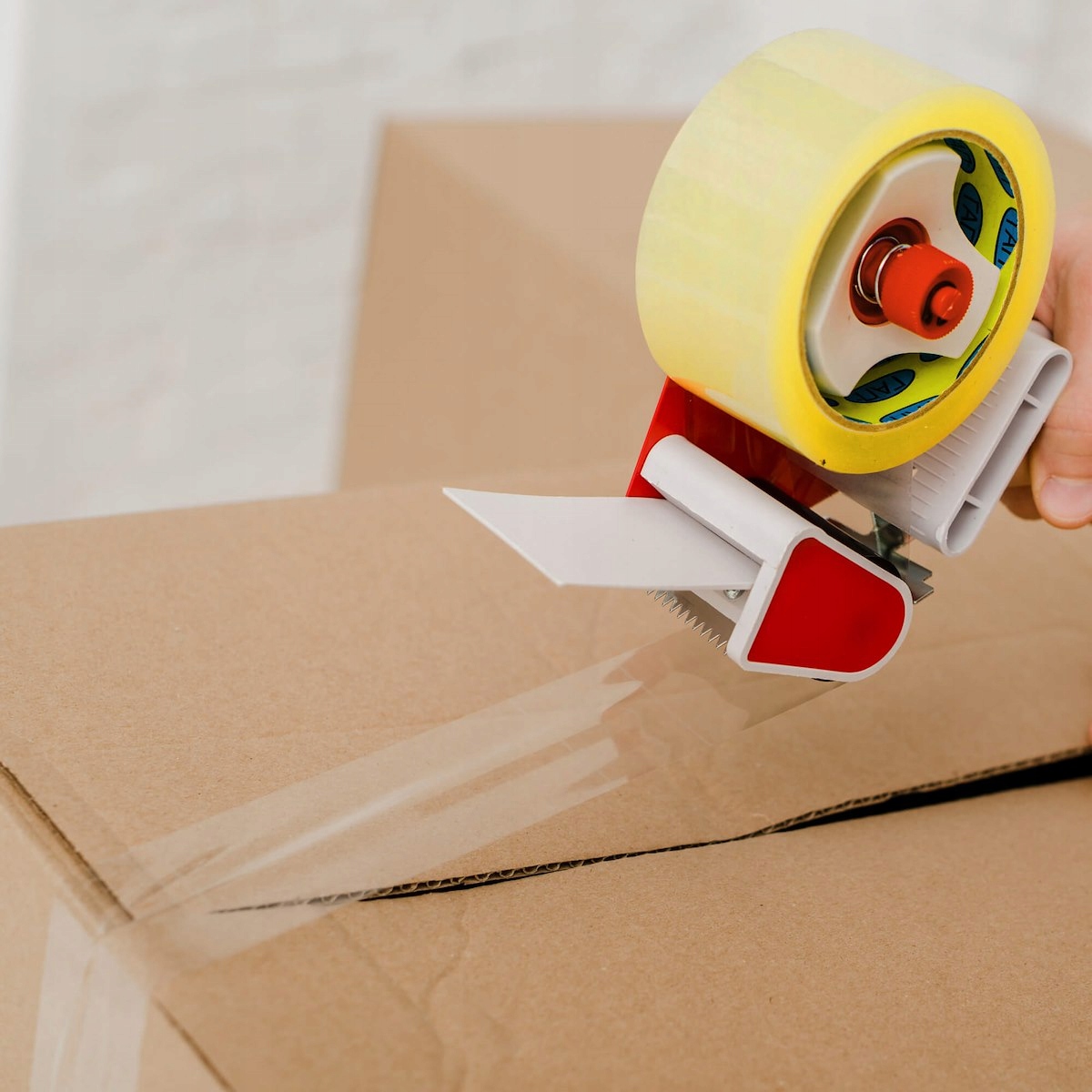 TAŚMA PAKOWA KLEJĄCA BEZBARWNA MOCNA przeźroczysta BIUROWA SAMOPRZYLEPNA Szerokość 4.5 mm