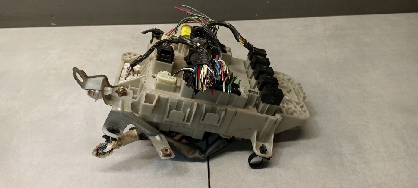 Module fusibles TOYOTA RAV 4 II D4D