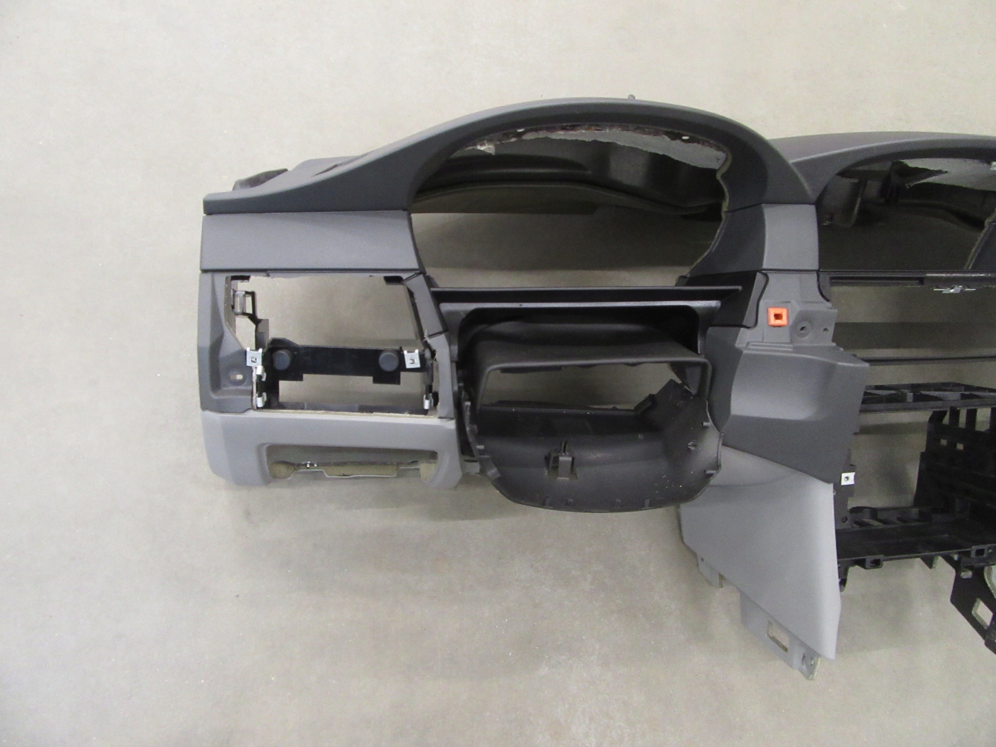 dashboard instrument panel BMW 5 e60 e61 EUROPA 03-05r. kubki grey