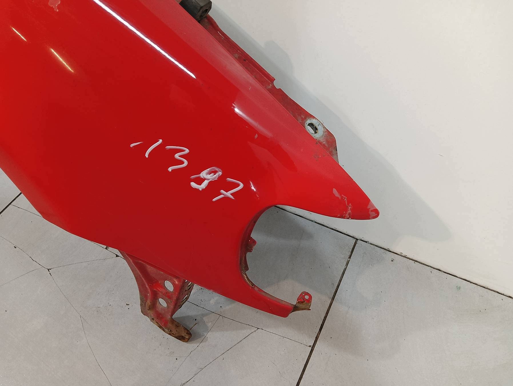 fender right front 6N red VW Volkswagen Polo III (1994-2002)