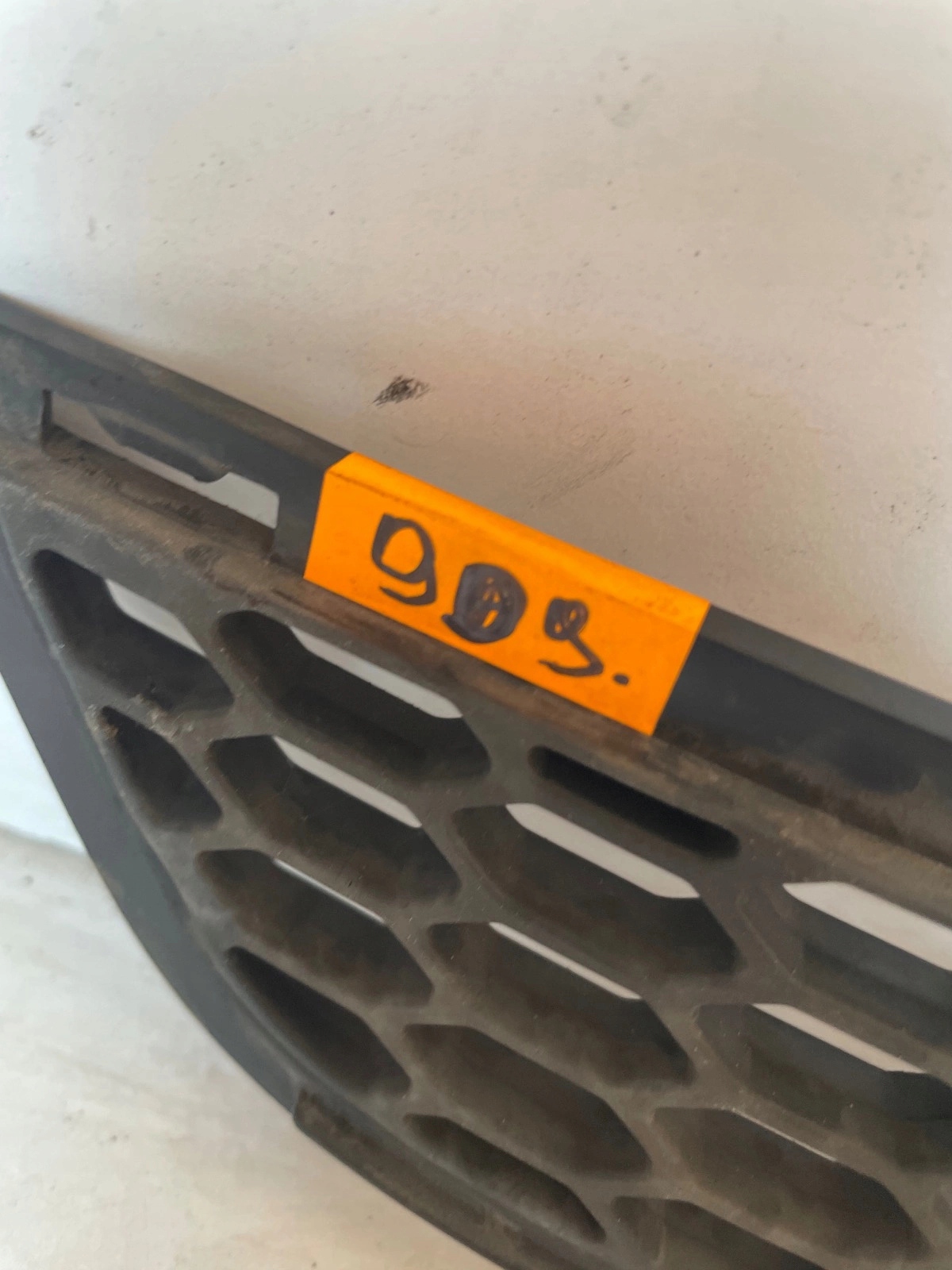 Lüftungsgitter mitte der Stoßstange hyundai h1 I800