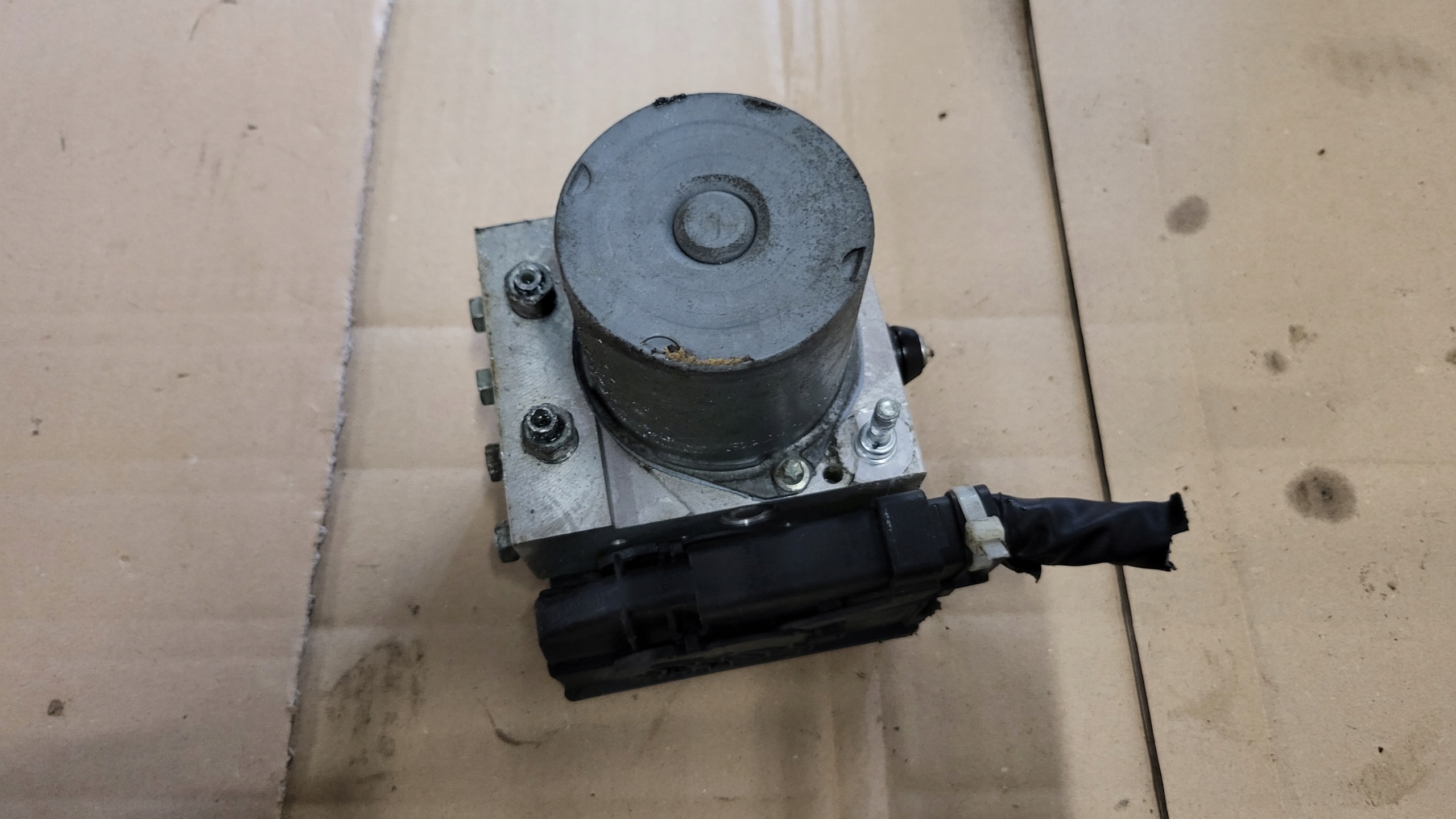 subaru oe 27536SC020 насос abs