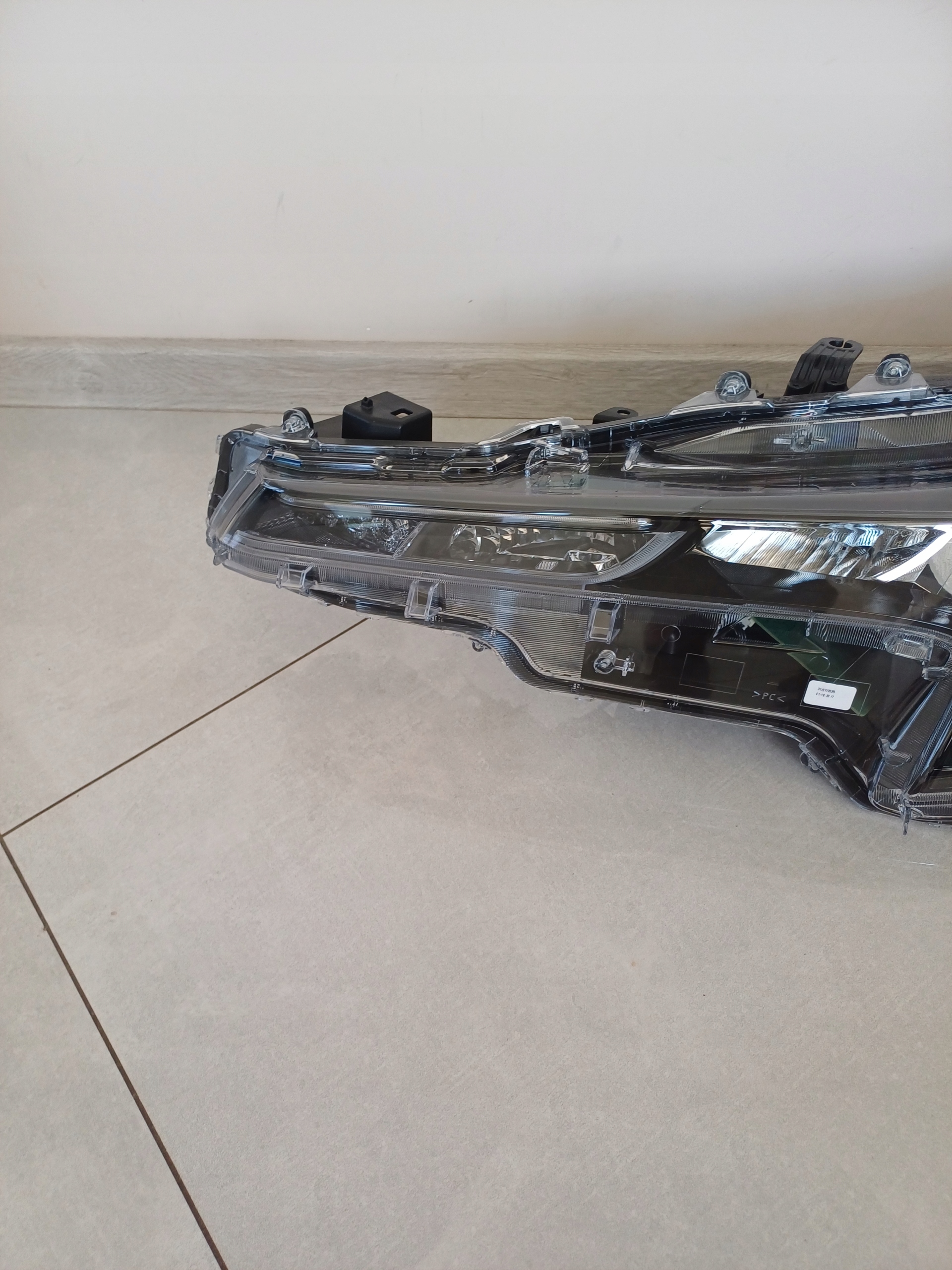 light left front front TOYOTA COROLLA E21 XII 81150-02S60 90154118