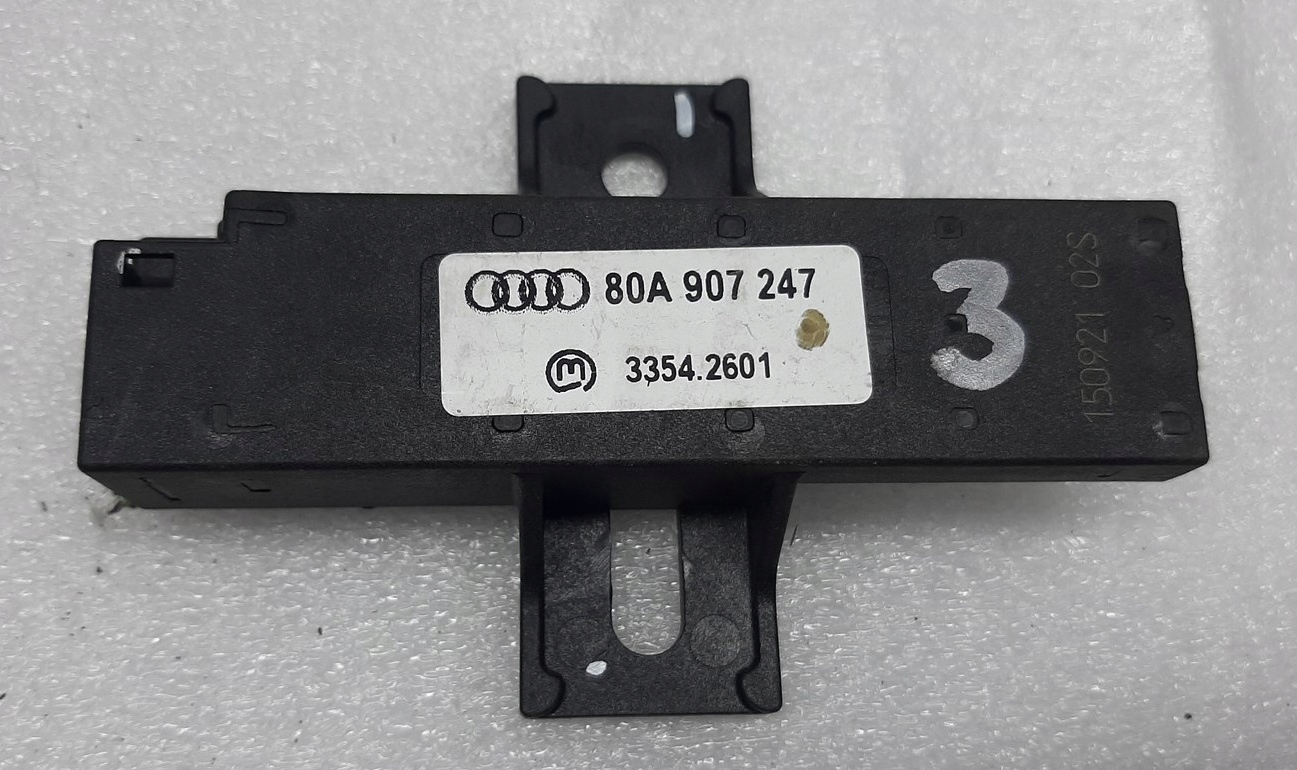 Audi Q5 FY Antena Keyless Go Entry 80A907247 80A907247 Audi Q5 FY za 52