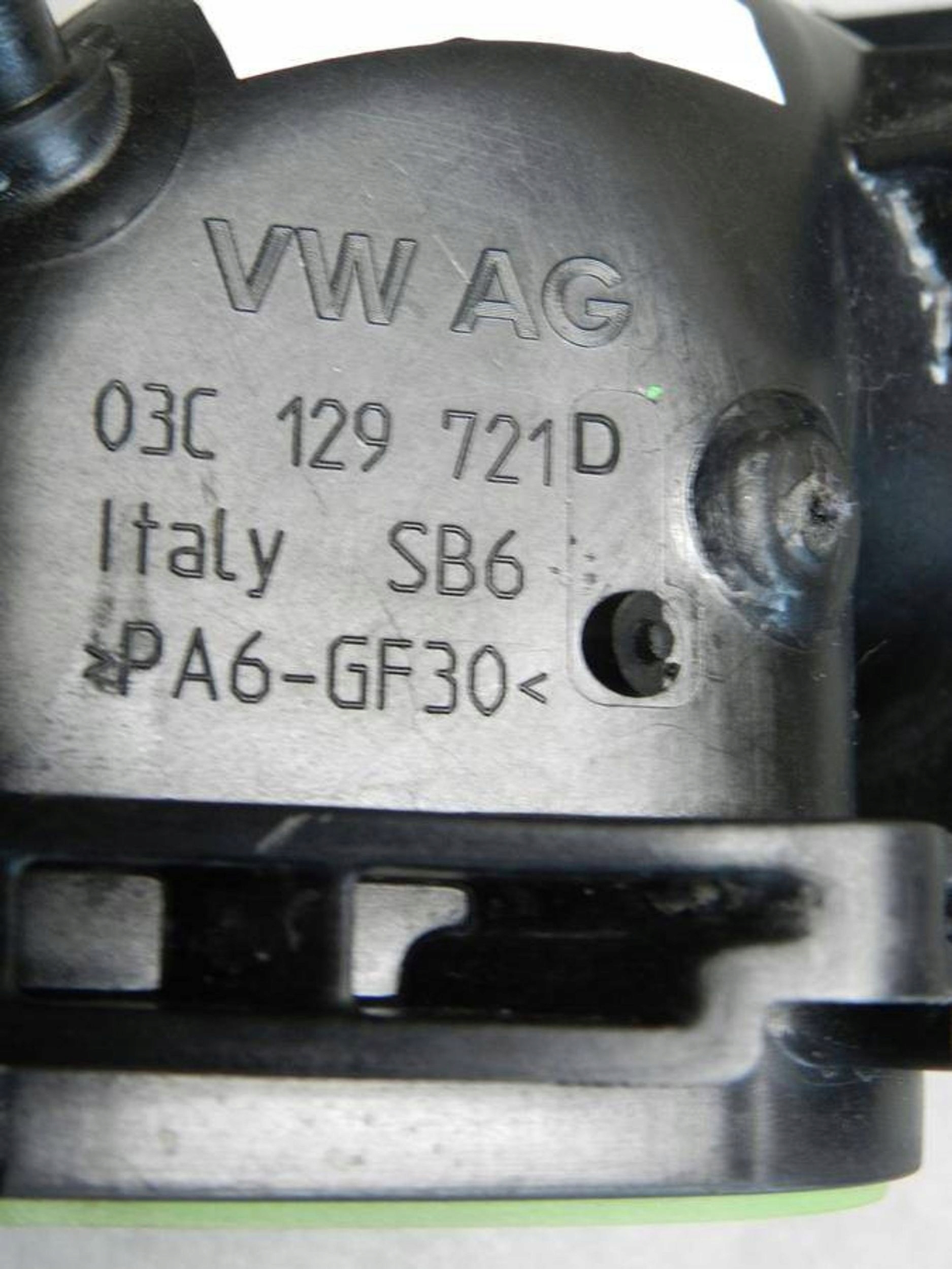 Volkswagen Eos pipe air 03C129721D