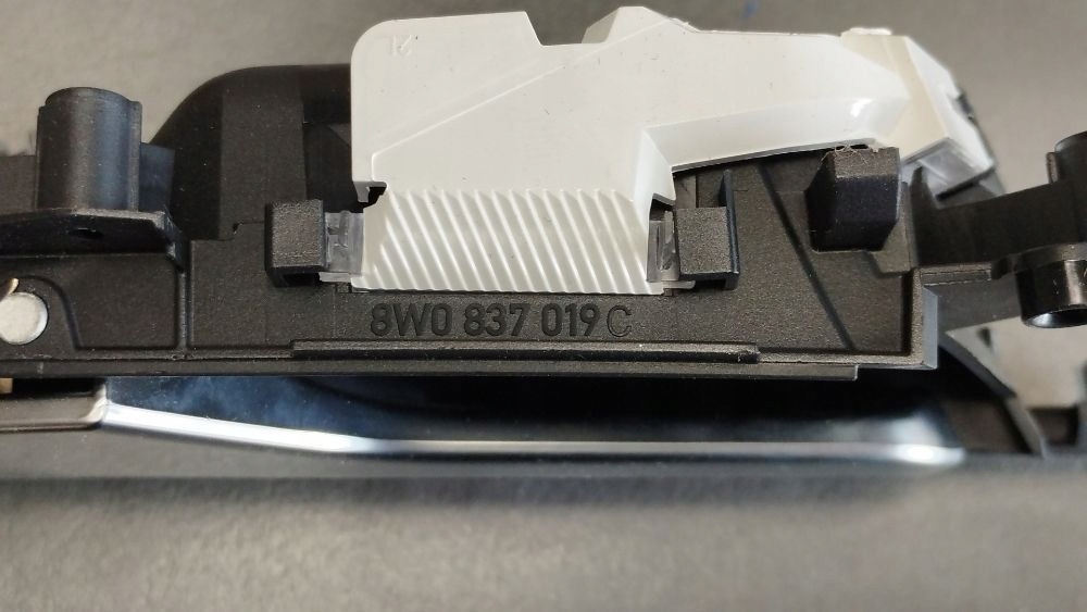 Audi A4 S4 B9 8W handle inner left front 8W0837019C