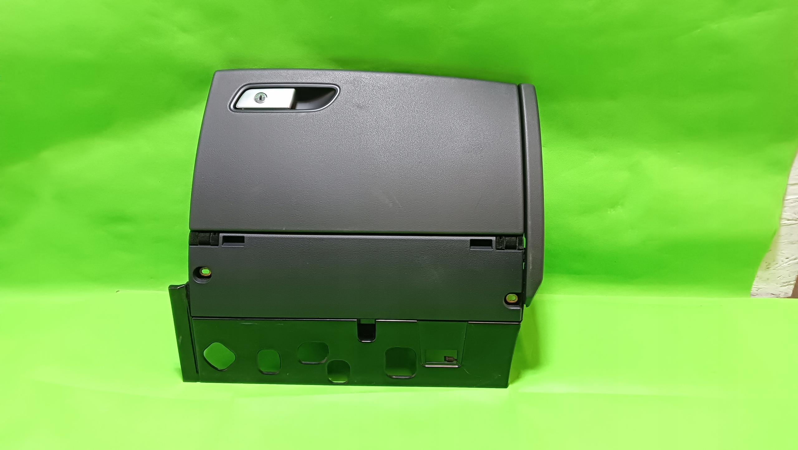 AUDI A6 C7 SCHOWEK PASAZERA WERSJA EUROPEJSKA CAŁY ŁADNY 14R