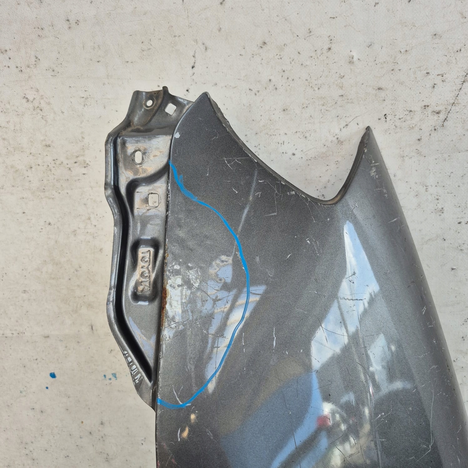 TOYOTA COROLLA IX 9 sedan KOMBI 01-07 fender front front left