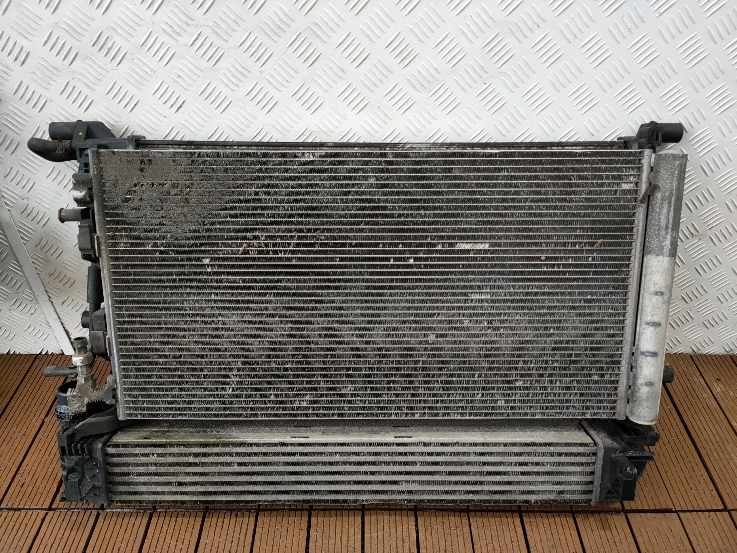 RENAULT MEGANE III 08-13 1.5 DCI support panel for radiators radiator fan sider KPL