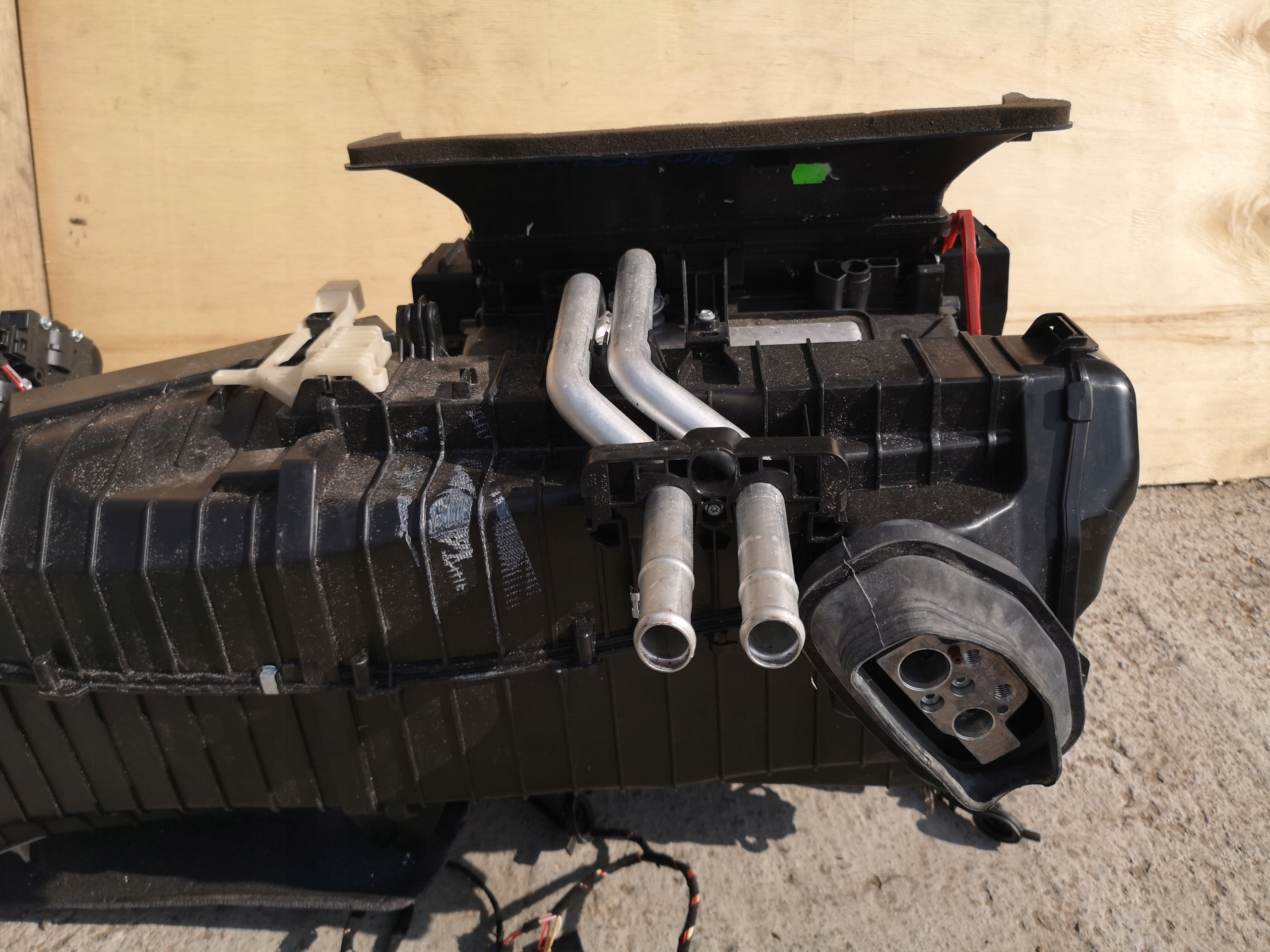 радиатор отопителя корпус Audi A4 B8 A5 РЕСТАЙЛИНГ 8T1820005A