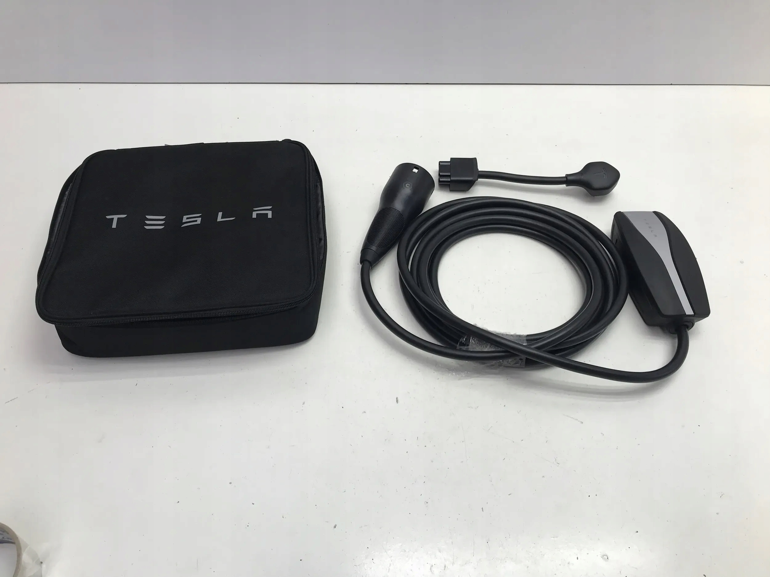 Tesla Model Y 3 III 2023 ŁADOWARKA PRZEWÓD KABEL DO ŁADOWANIA 1121254 -00-G