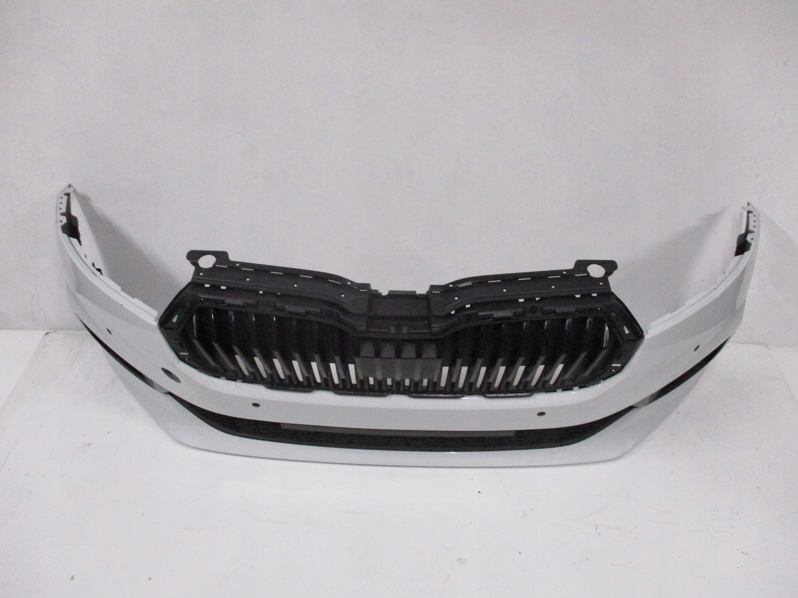 bumper front Skoda Fabia 21R 6X PDC below RADAR