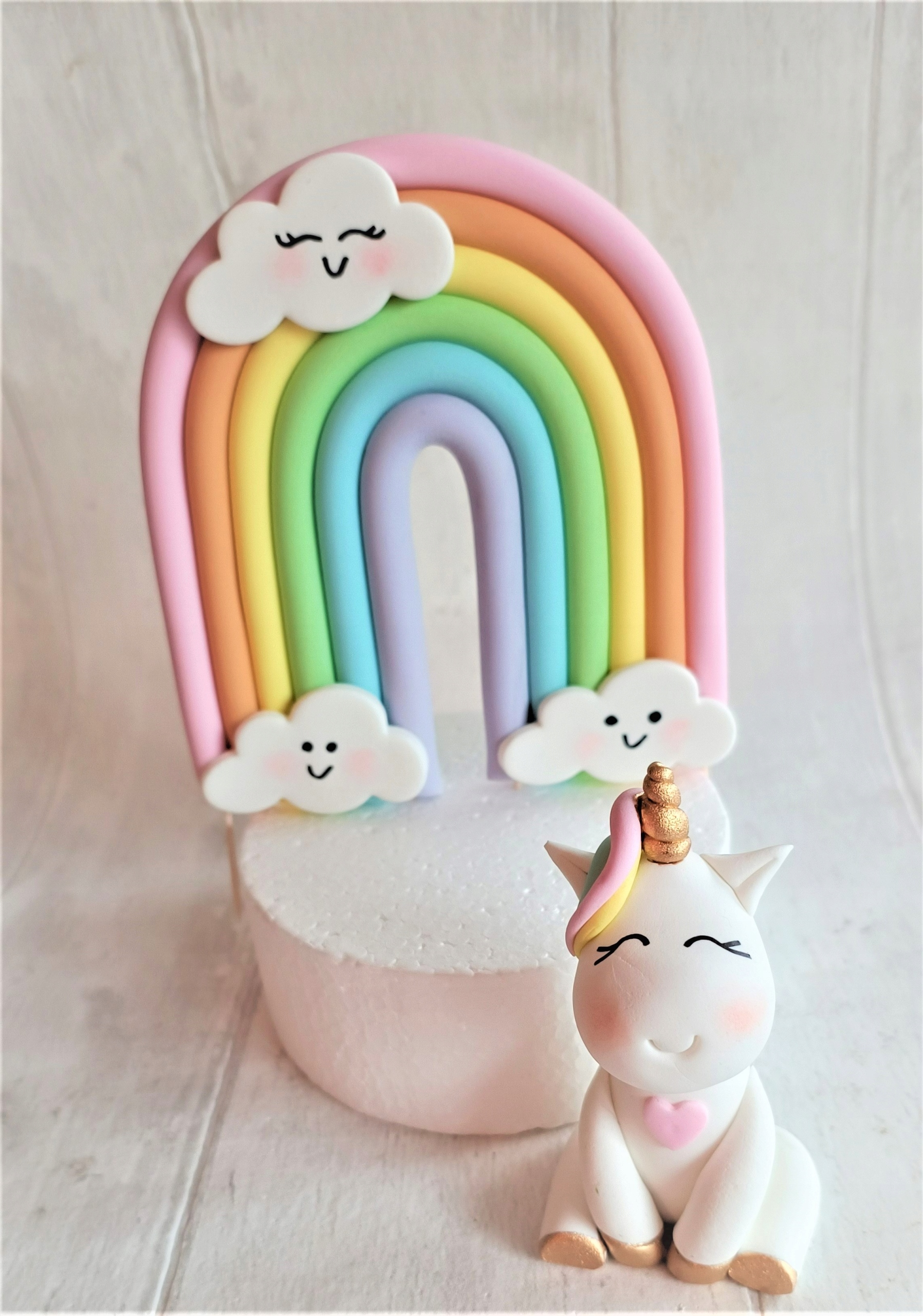 Levně Velká vysoká duha s obláčky figurky Jednorožce Sada z cukrové hmoty