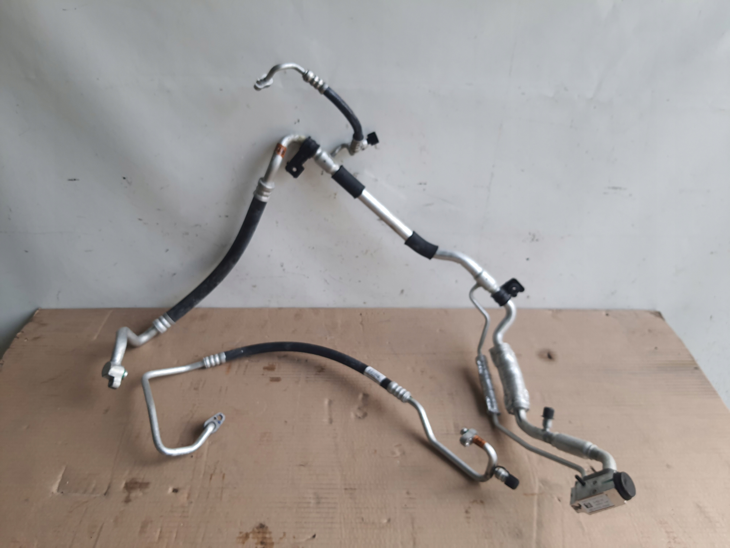 17-> - KIA XCEED 17 - > ПРОВОДА КОНДИЦИОНЕРА 1.0 T-GDI