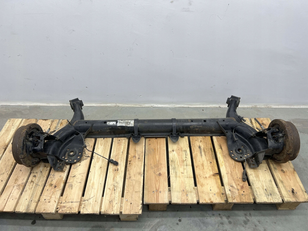 FORD FIESTA MK8 BELKA ZAWIESZENIA TYŁ TYLNE ZAWIESZENIE