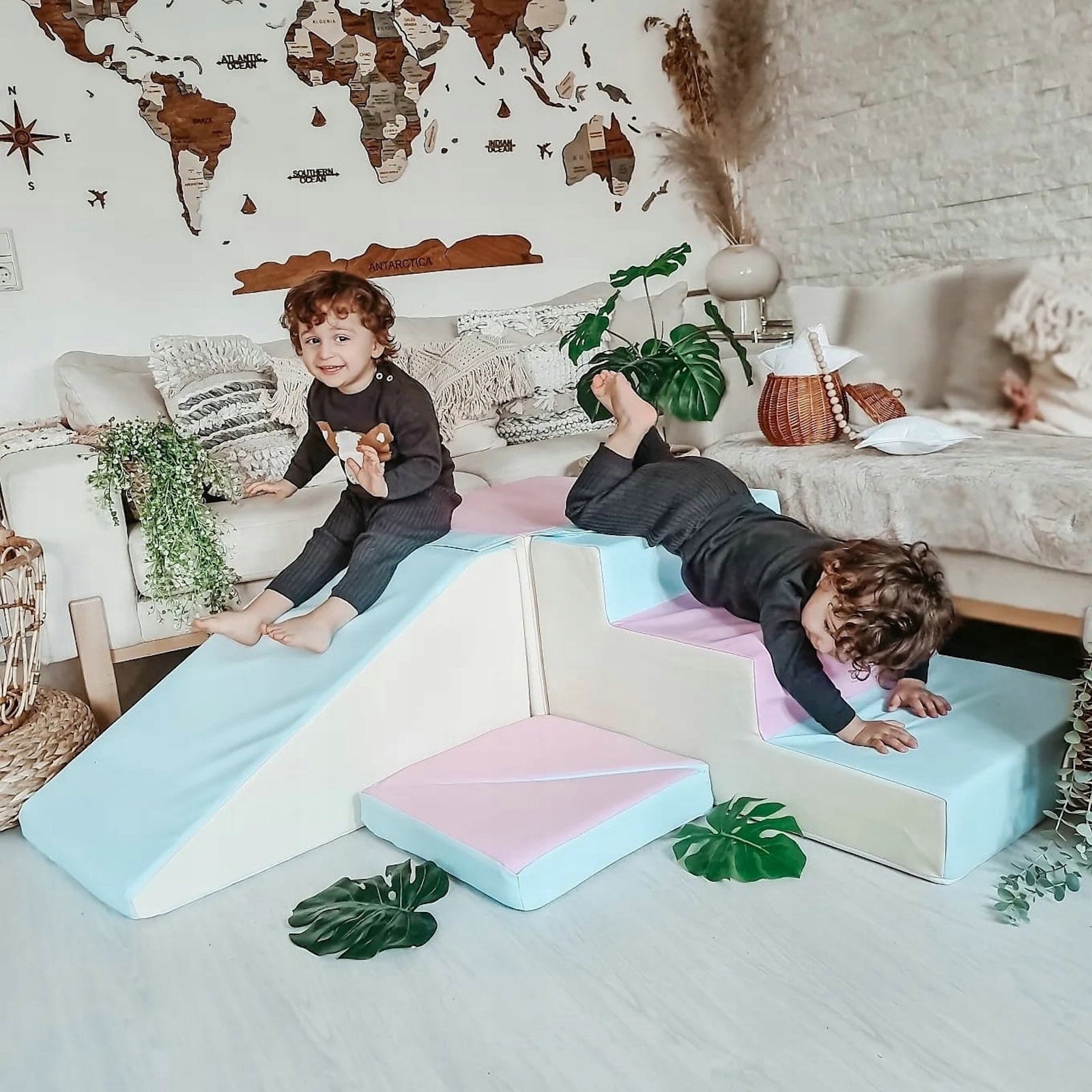 VELINDA POLSKI ZESTAW 4 DUŻYCH KLOCKÓW PIANKOWYCH DO ŻŁOBKÓW PRZEDSZKOLI Stan opakowania oryginalne