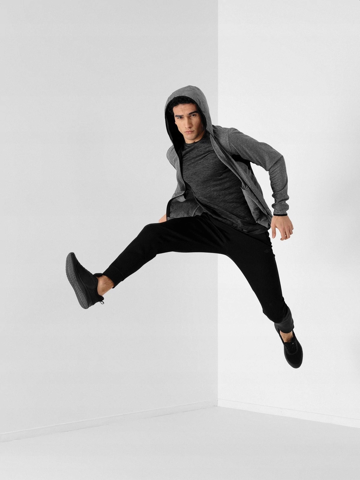 BLUZA TRENINGOWA MĘSKA 4F Z ODBLASKIEM KIESZEŃ S Marka 4F