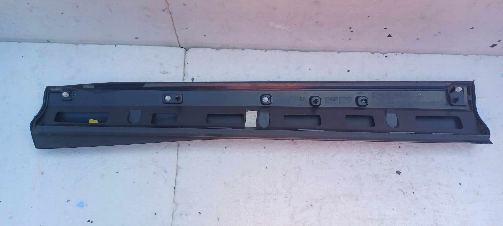 moulding door right front AUDI Q3 II F3 83A853960