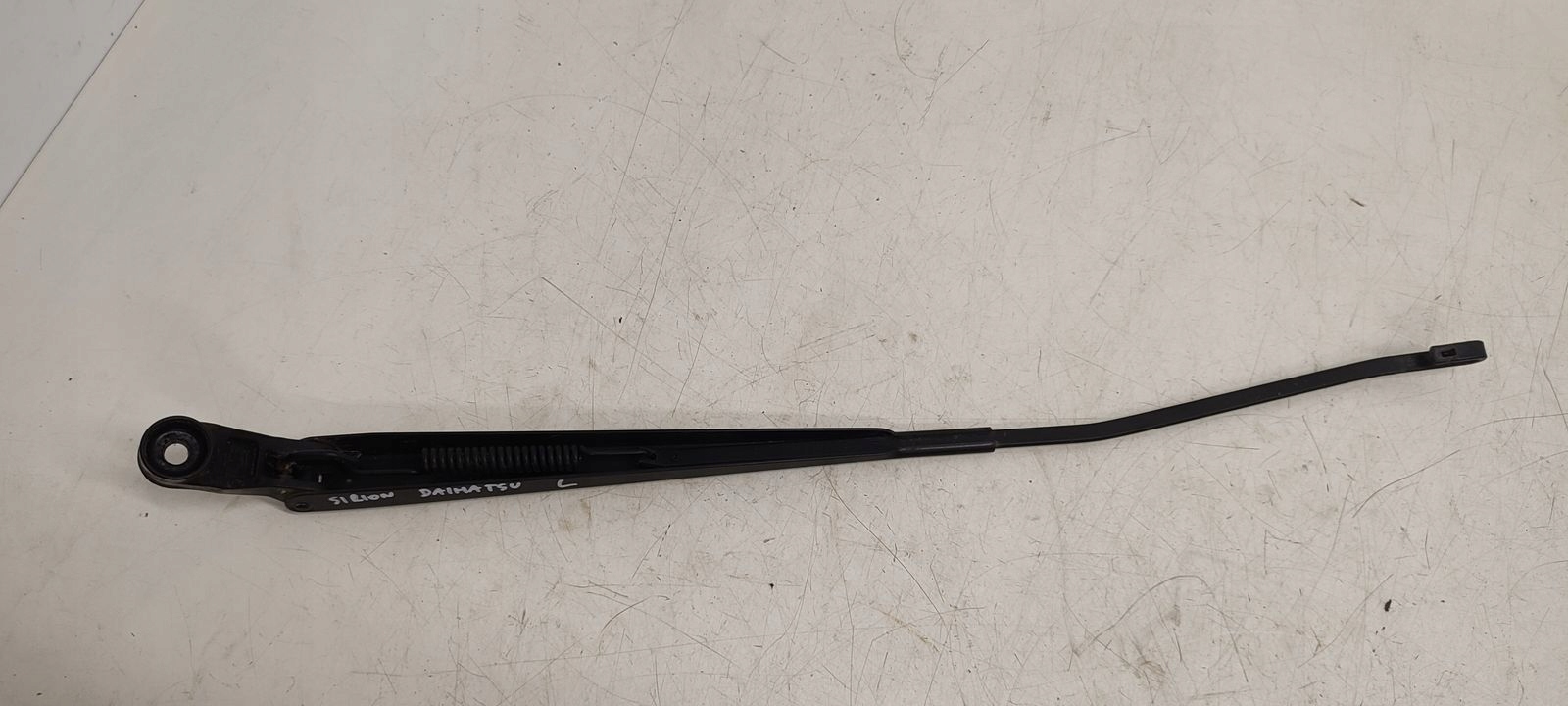 wiper arm left Daihatsu Sirion II 1,0