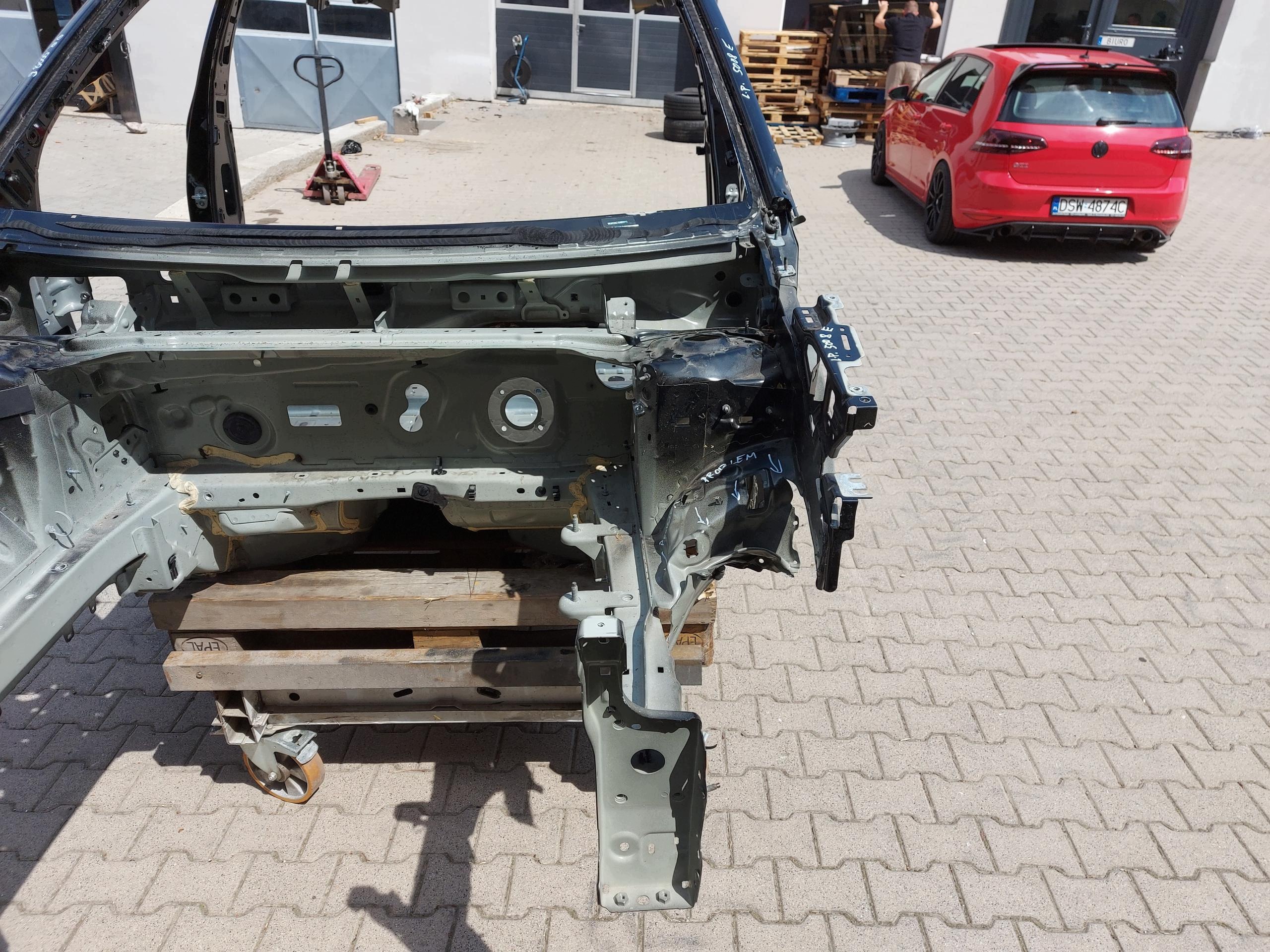Peugeot 5008 III E5008 quarter left front duza threshold pillar left