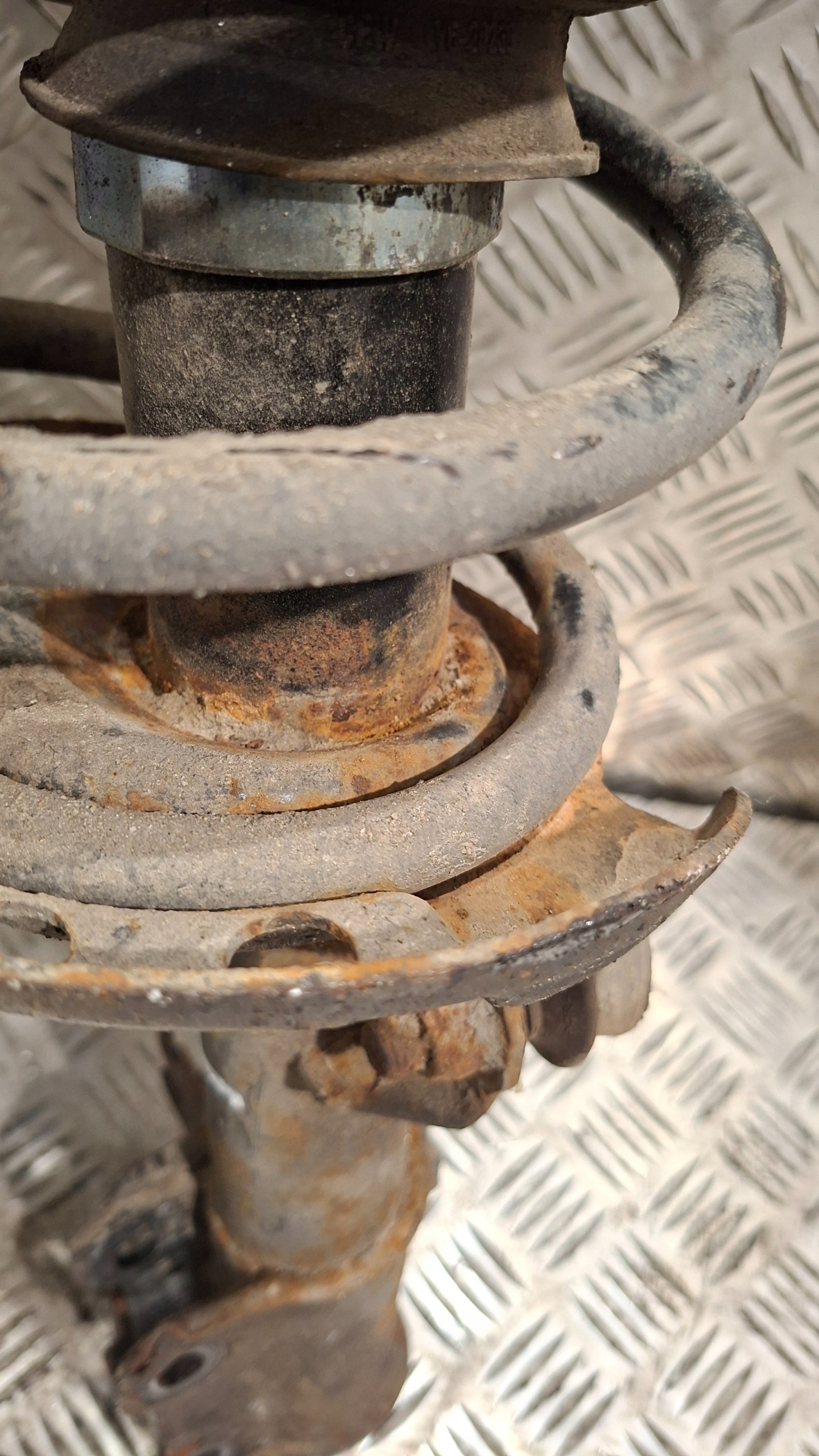 shock absorber spring left front FIAT CROMA 1.9JTD