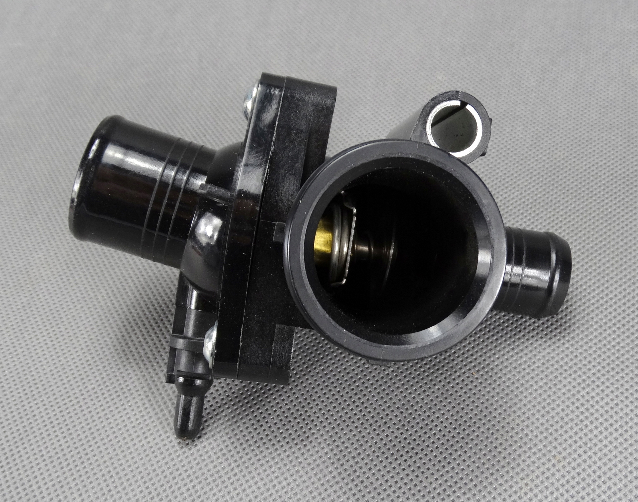 OBUDOWA TERMOSTATU Z TERMOSTATEM FORD MONDEO MK3 2.0 / 2.2 TDCI TDDI Typ samochodu Samochody osobowe