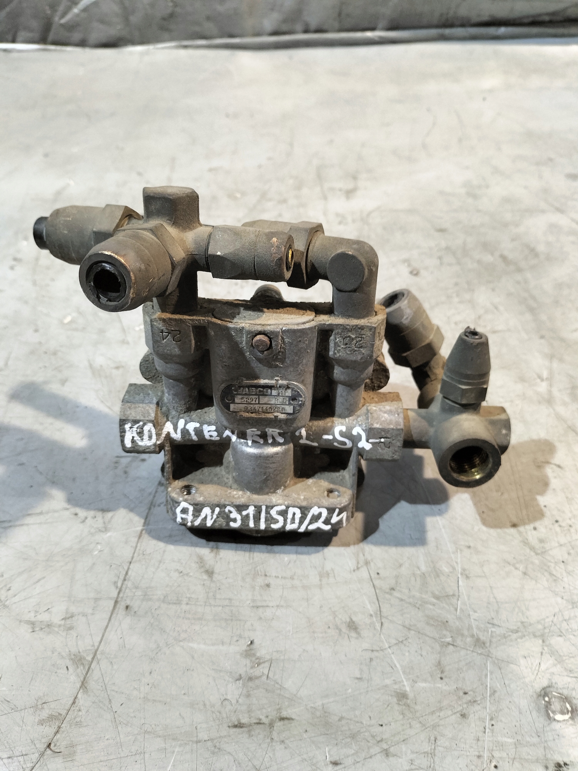 Sensor luft czteroobwodowy scania r 9347140280