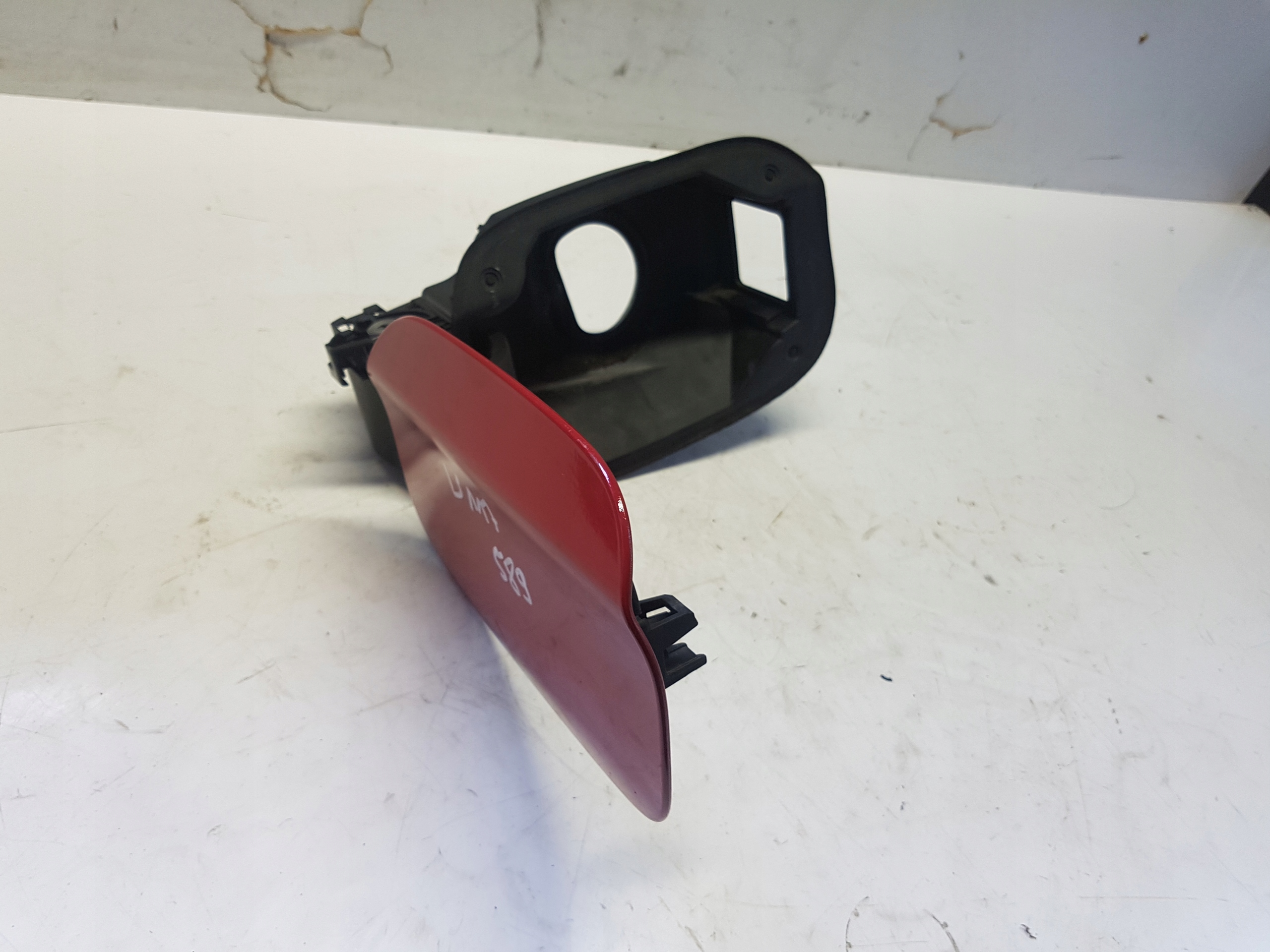 A1176300067 - MERCEDES W117 CDI крышка топливного бака