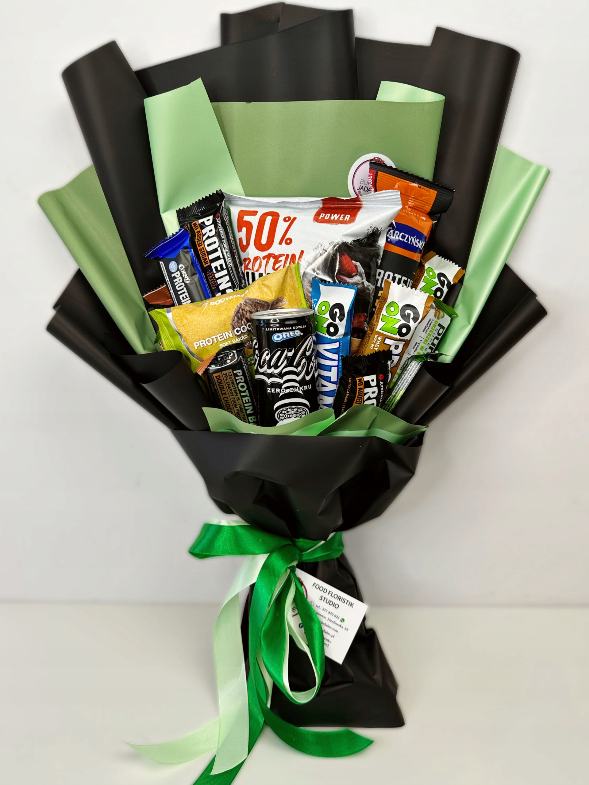 Levně Kytice sladkostí a občerstvení pro sportovce