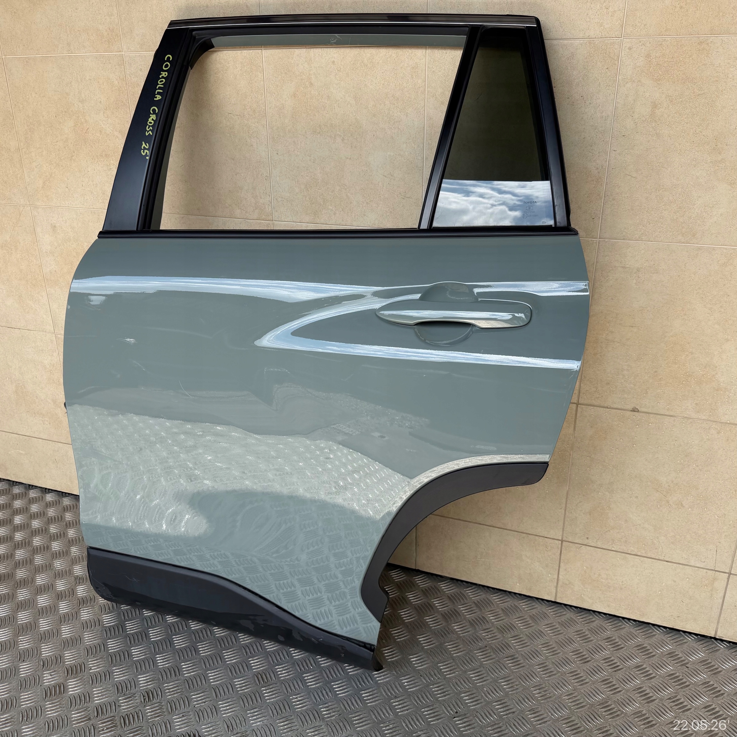 door complete rear. left TOYOTA COROLLA CROSS 2025 ROK