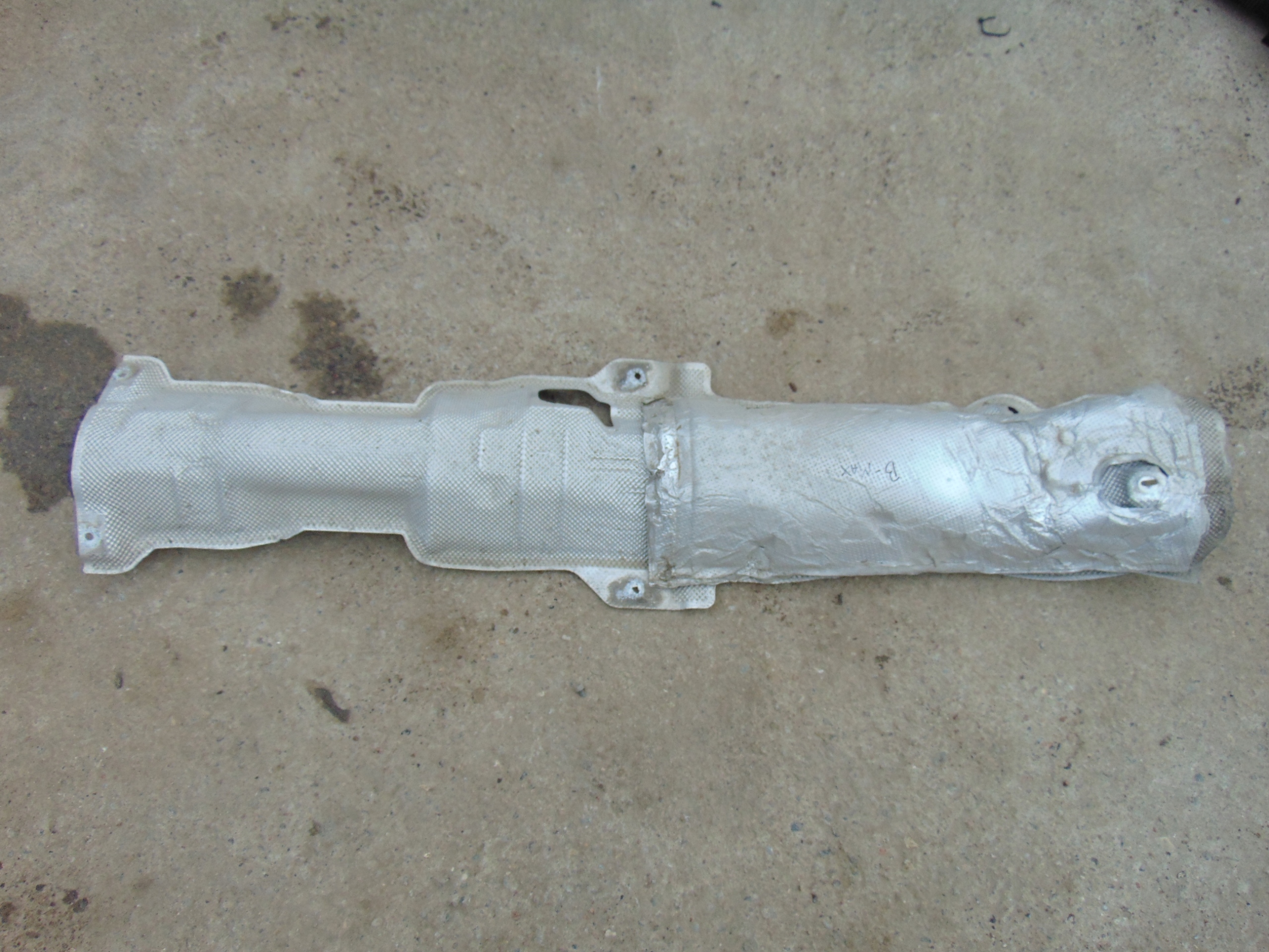 8V515K286EF - ТЕПЛОВОЙ ЭКРАН FORD B-MAX FIESTA MK7 1.6 TDCI