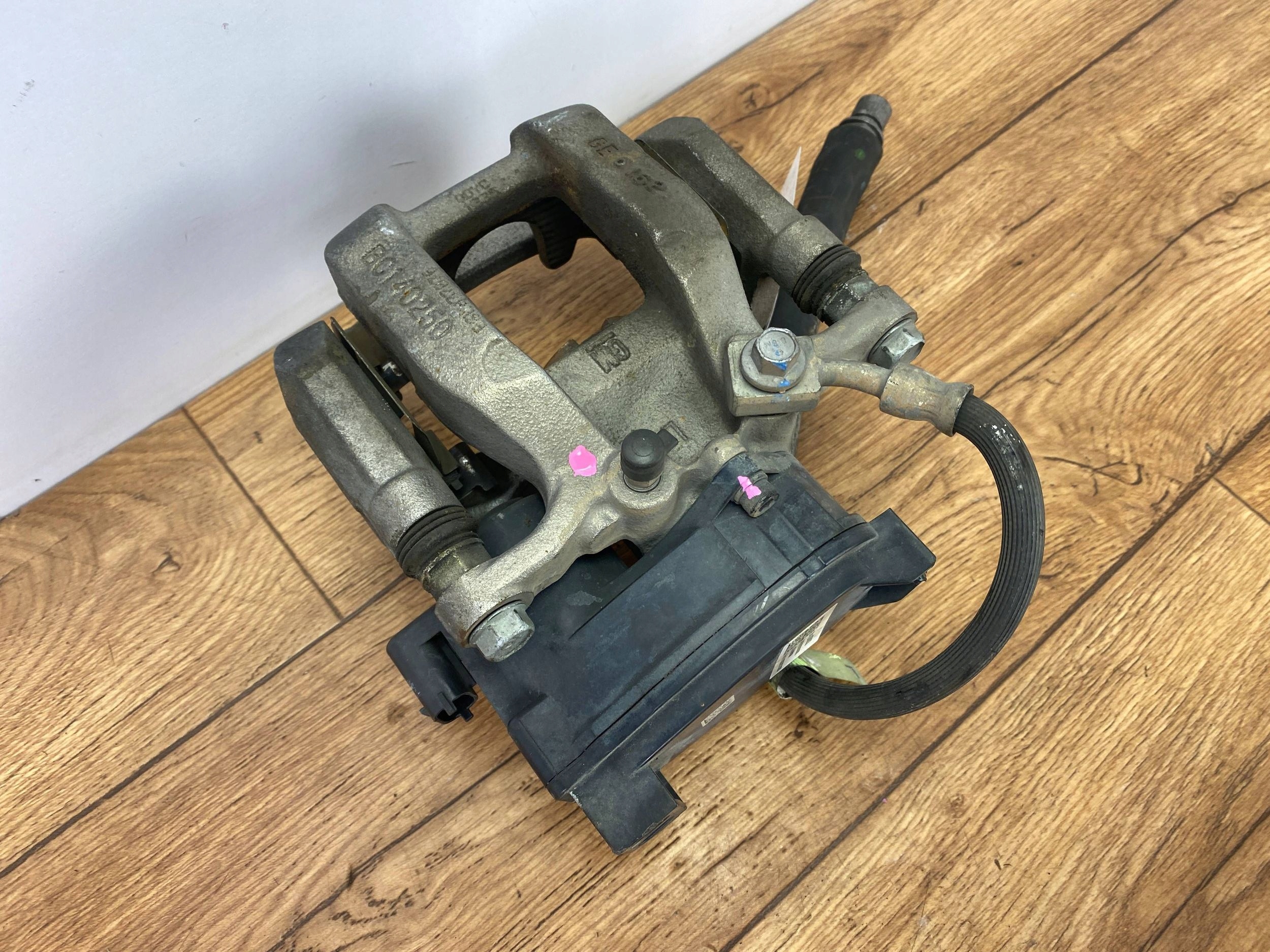 caliper brake rear left Chevrolet Camaro 2016+