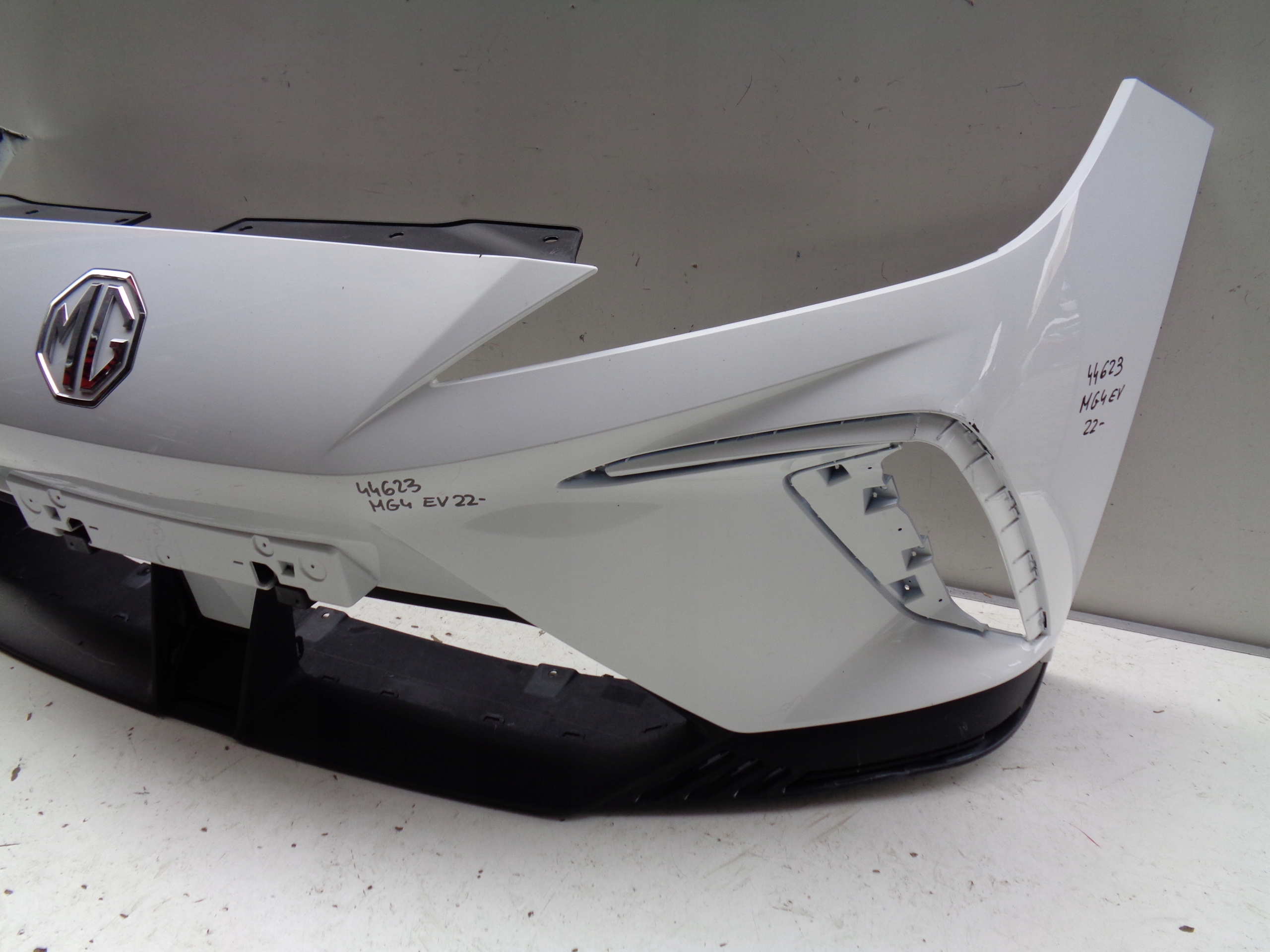 FRONT BUMPER MG 4 MG4 22- EV NR 44623