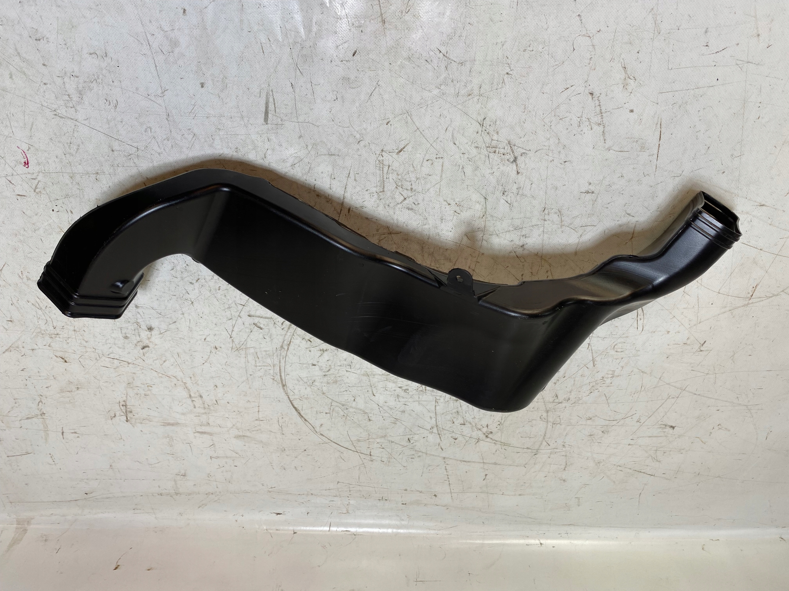 PORSCHE PANAMERA 970 intake air drain right front 97057242201