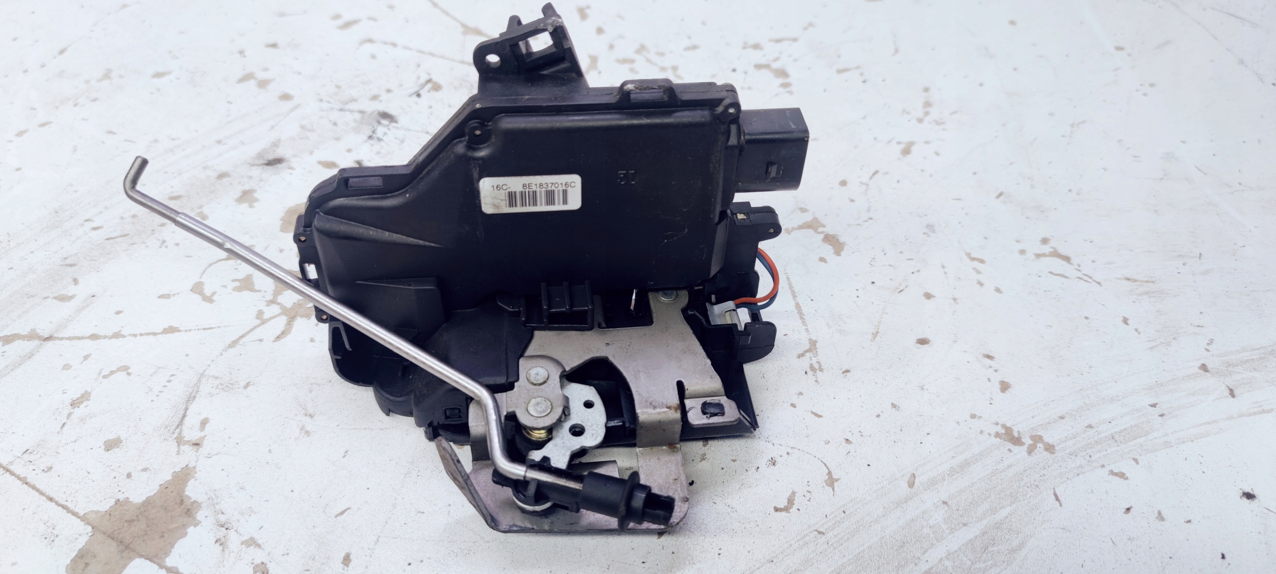 lock door right front AUDI A4 A6 4B1837016C
