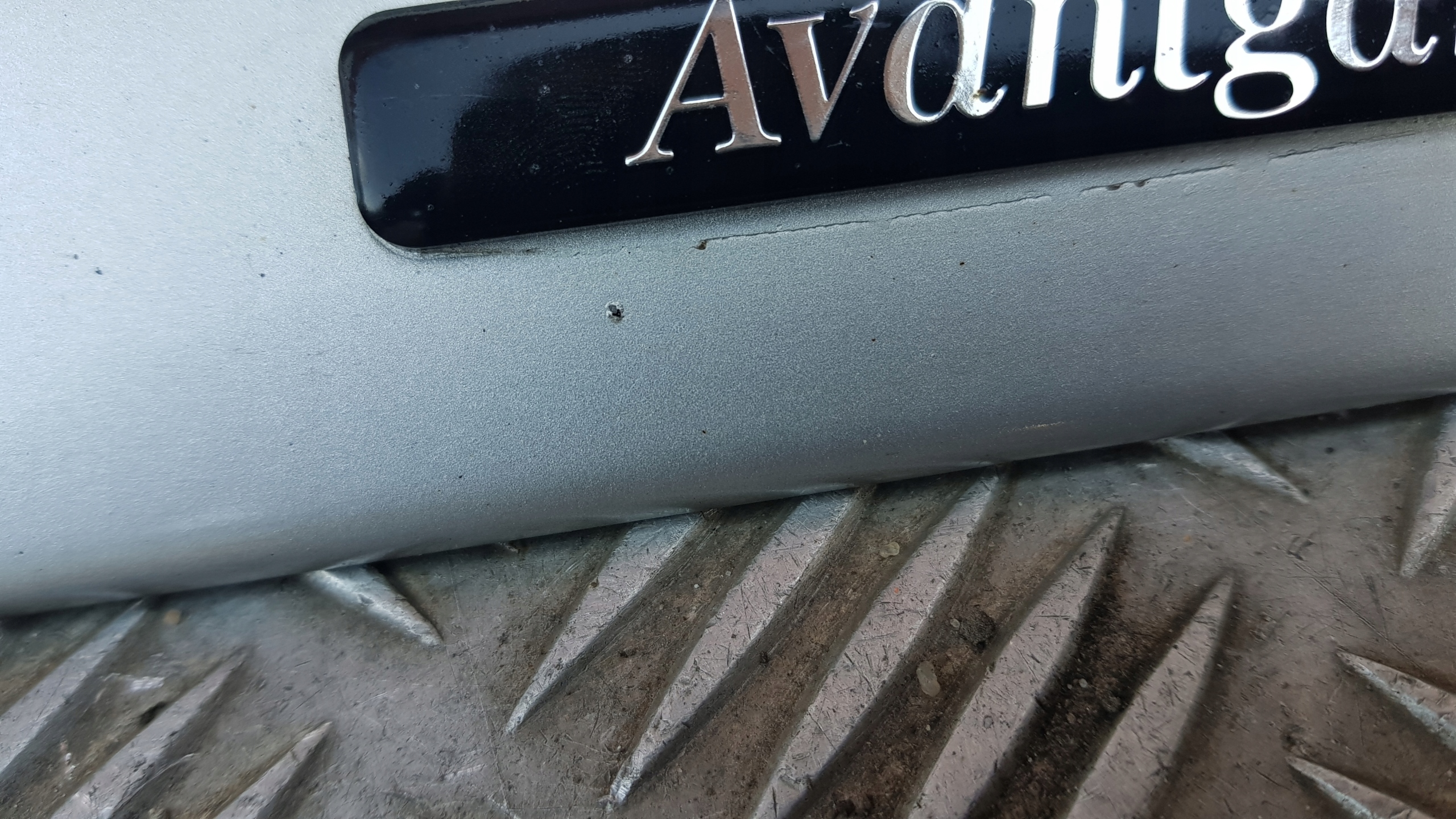MERCEDES W208 AVANTGARDE Leiste Schutzleiste des Kotflügels links oder rechts