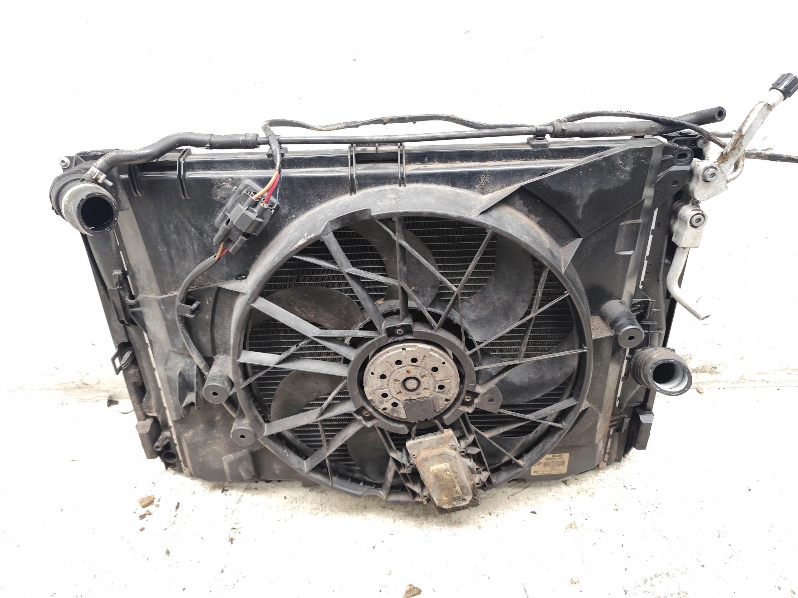 вентилятор 7563259 BMW E90 E91 2.0и 04-10