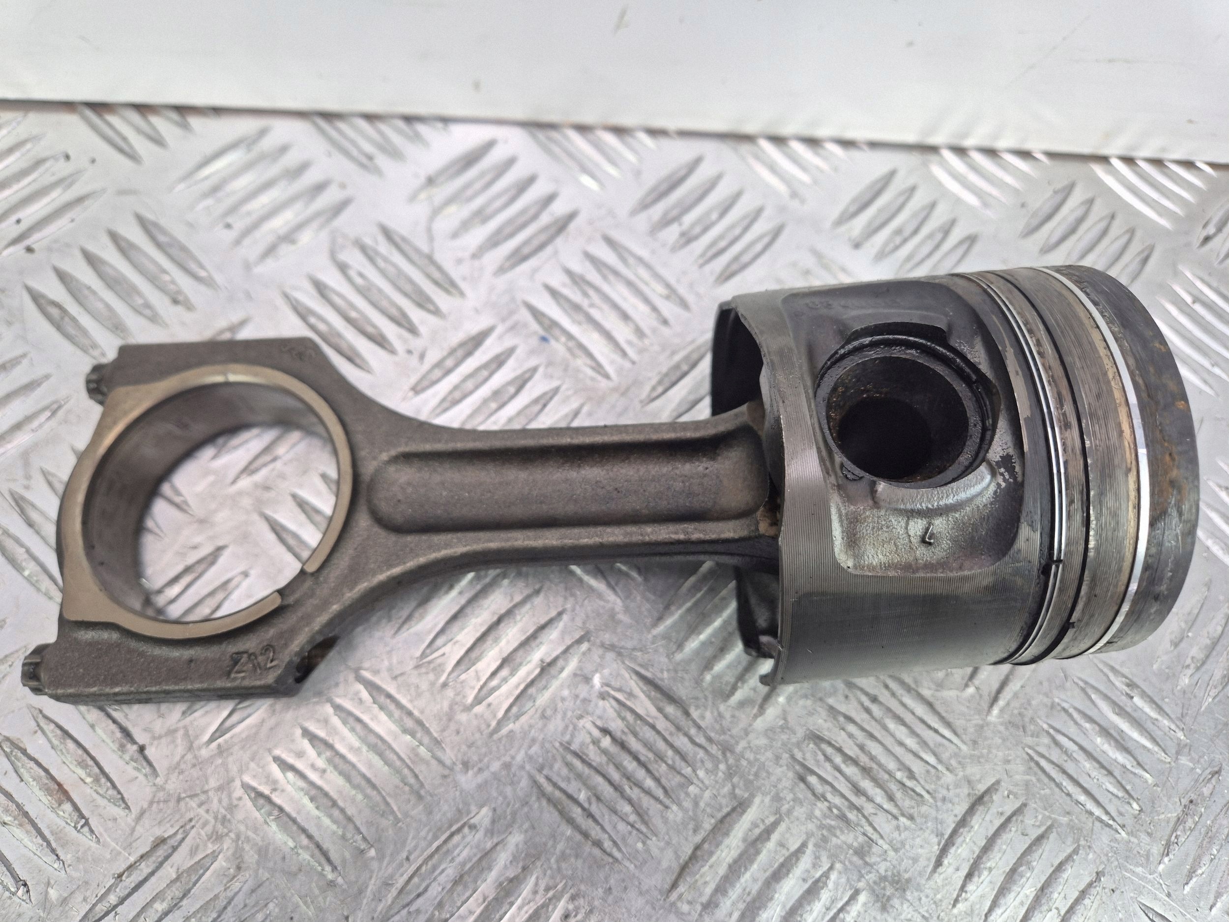 piston with connecting rod BMW 1 E81 120d 0840BB N47D20A