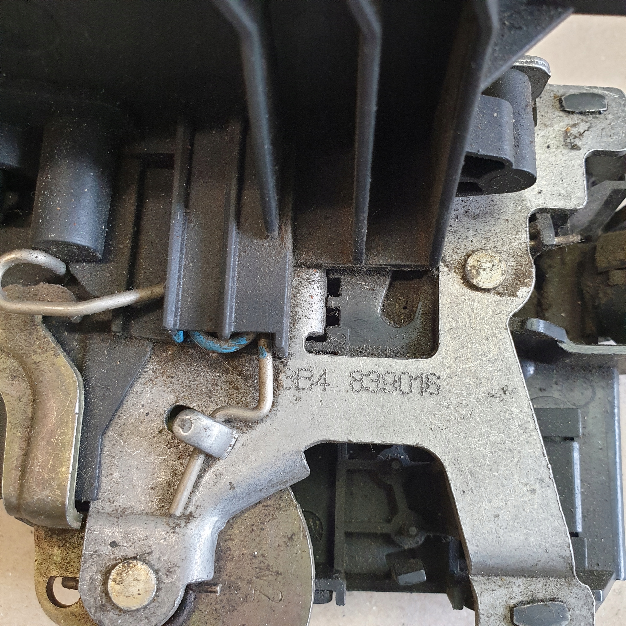 lock door right rear part rear 2 PIN VW PASSAT B5 SEAT OE