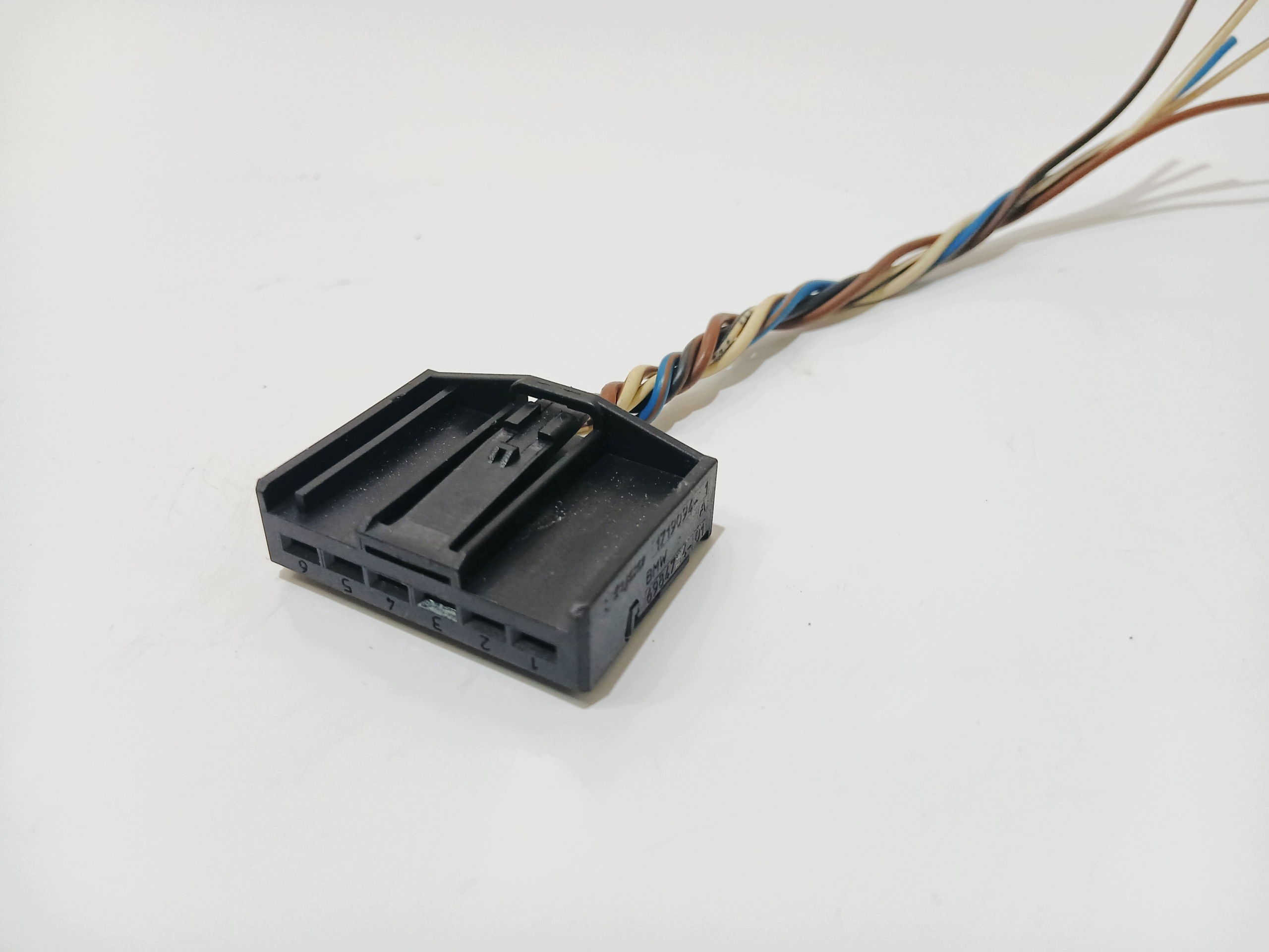 connector connecting spoiler lights rear part W fender BMW E61 LCI OE (0000004)