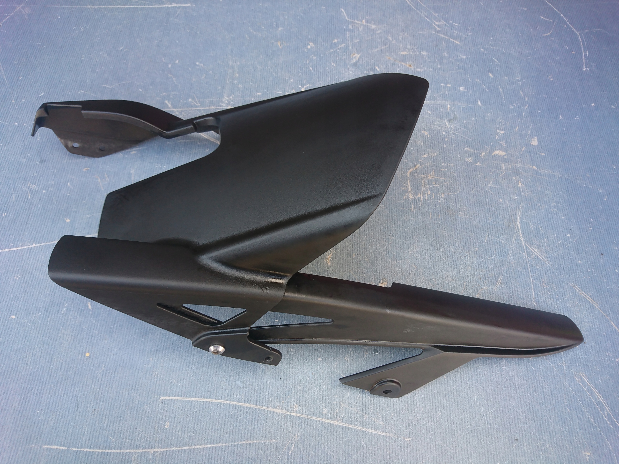 Kawasaki z 1000 10 13 Rok blotnik tyl nadkole