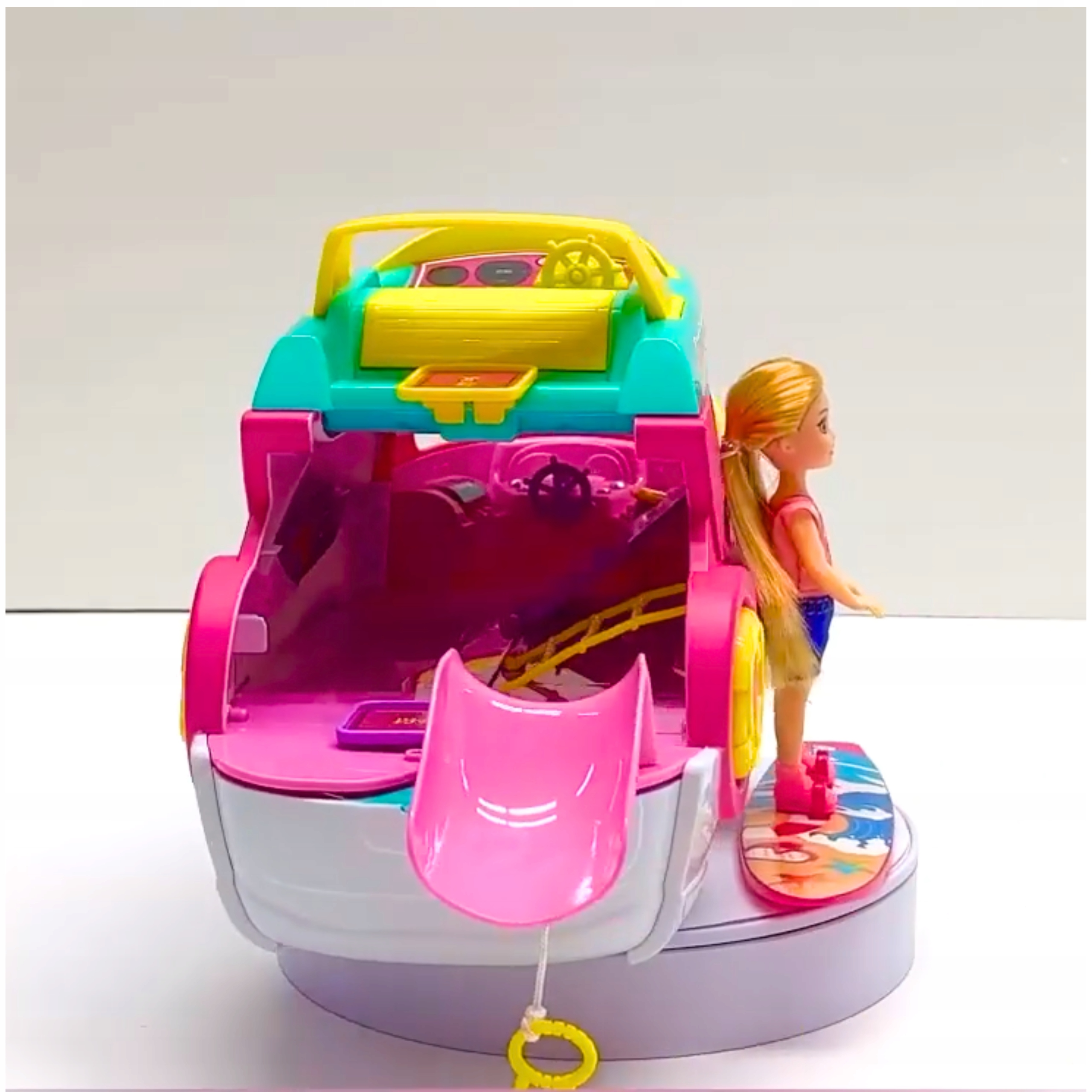 ZESTAW DUŻY JACHT DLA DZIEWCZYNKI RÓŻOWY DESKA SURFINGOWA ŁÓDKA YACHT XXL Efekty ruchowe