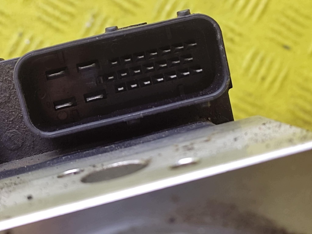 HYUNDAI ACCENT 1.5 D pump ABS 5891025310
