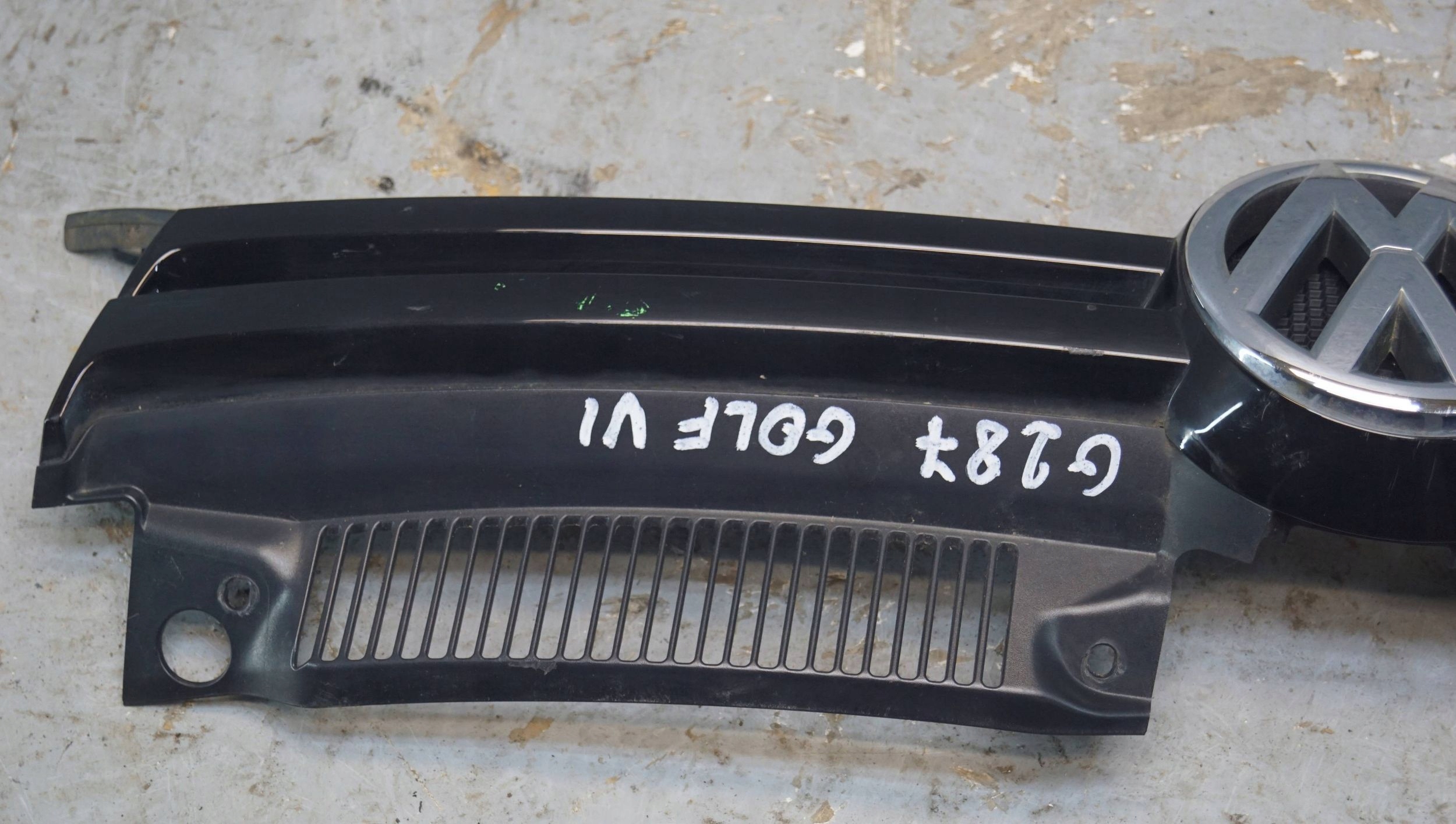 VW Golf V Kühlergrill FRONTGRILL Kühlergitter 5K0853651AF - Thumbnail 8