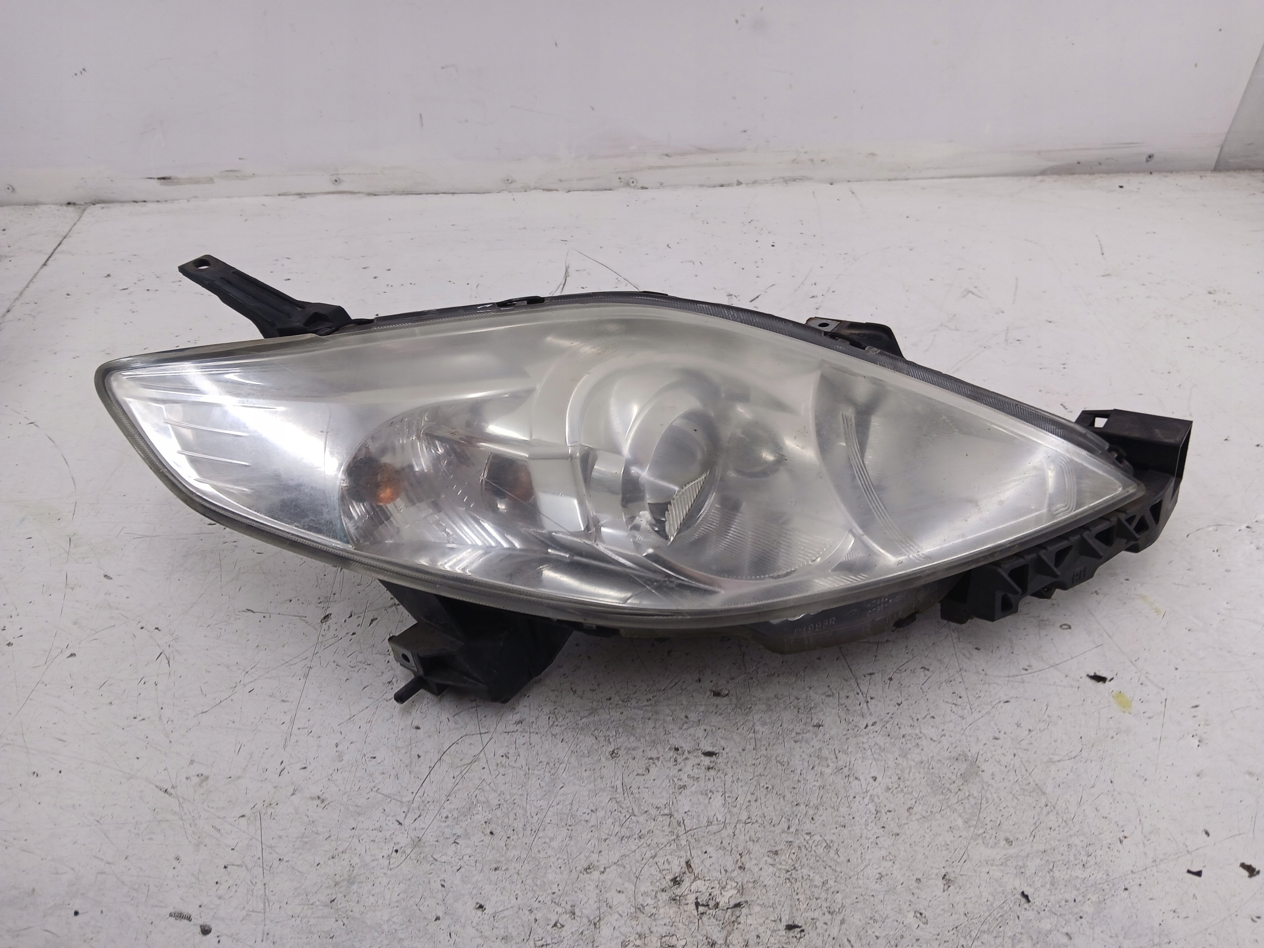 MAZDA 5 CR and light right front lens
