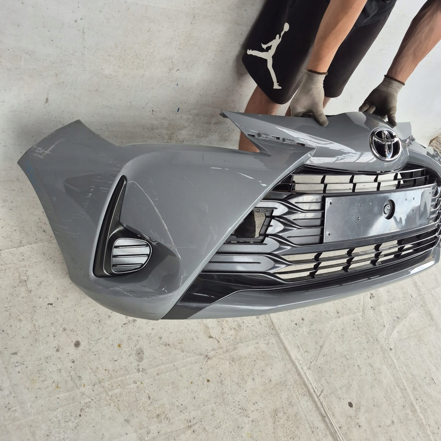 TOYOTA YARIS III LIFT 17-20 bumper front front