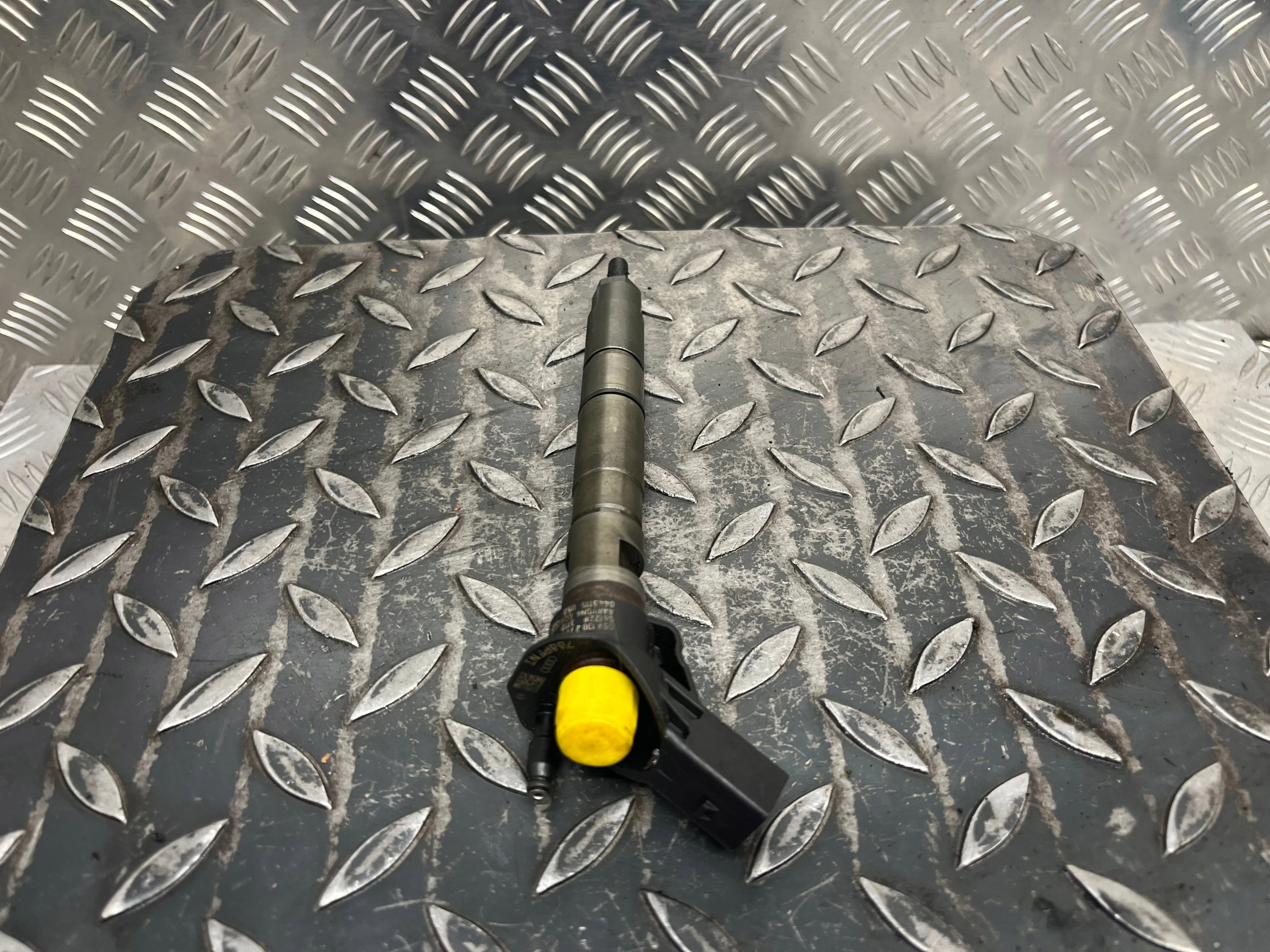 nozzle injector VOLKSWAGEN PHAETON 059130277AH